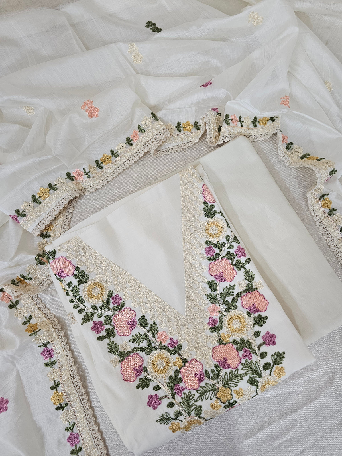 Soft Silk with Heavy Neck - Cream