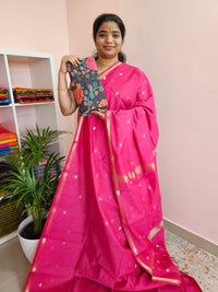 𝐏𝐫𝐞𝐛𝐨𝐨𝐤𝐢𝐧𝐠 𝐀𝐯𝐚𝐢𝐥𝐚𝐛𝐥𝐞 - 𝟓 𝐝𝐚𝐲𝐬 𝐃𝐢𝐬𝐩𝐚𝐭𝐜𝐡𝐢𝐧𝐠 𝐓𝐢𝐦𝐞  Semi Maheshwari Silk Cotton - Pink