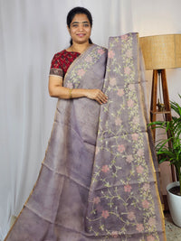 𝐏𝐫𝐞𝐛𝐨𝐨𝐤𝐢𝐧𝐠 𝐀𝐯𝐚𝐢𝐥𝐚𝐛𝐥𝐞 - 𝟐𝟎 𝐃𝐚𝐲𝐬 𝐃𝐢𝐬𝐩𝐚𝐭𝐜𝐡 𝐓𝐢𝐦𝐞 Linen Tissue with Aari Work - Lavender