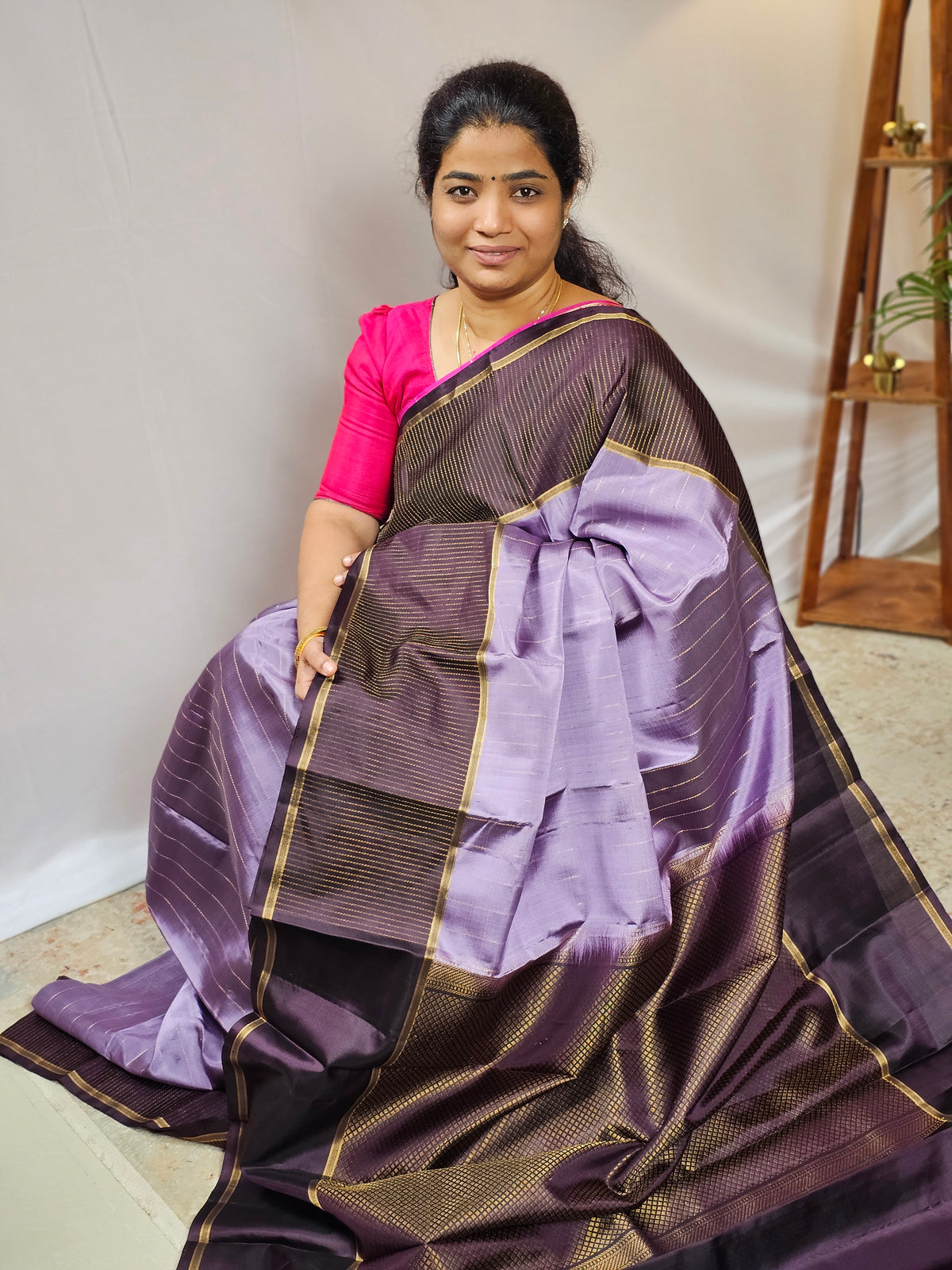 Classical Kanjivaram Pattern Pure Handloom Soft Silk Saree - Lavender with Brown
