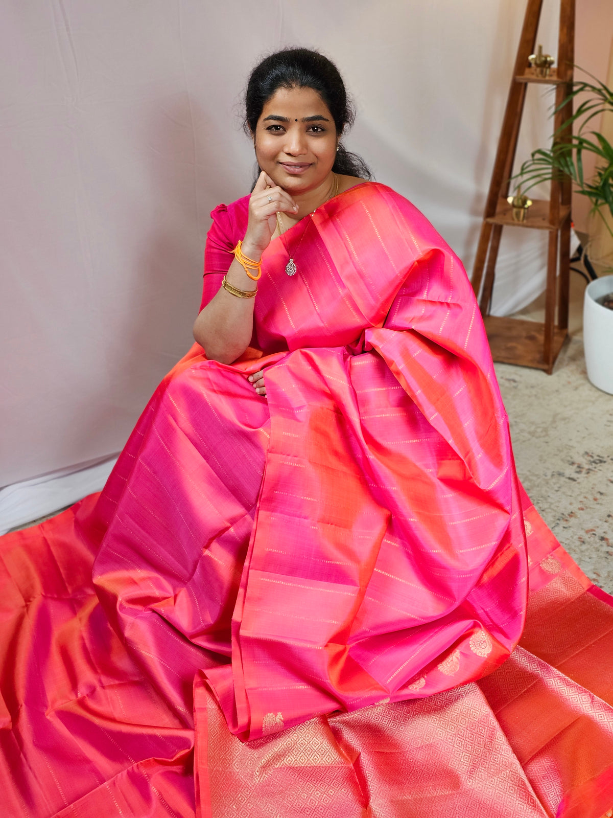 Classical Kanjivaram Pattern Pure Handloom Soft Silk Saree - Dual Shade Peachish Pink