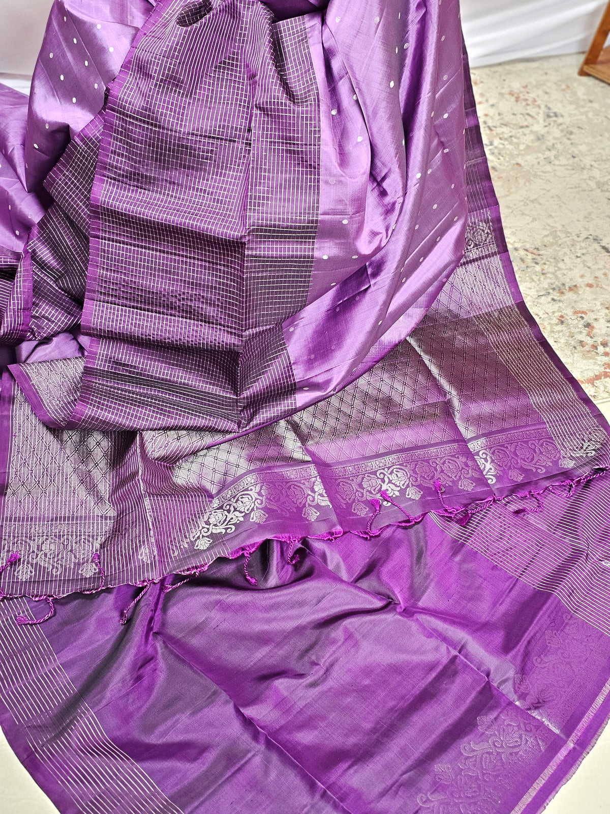 Classical Kanjivaram Pattern Pure Handloom Soft Silk Saree - Purple with Dark Purple