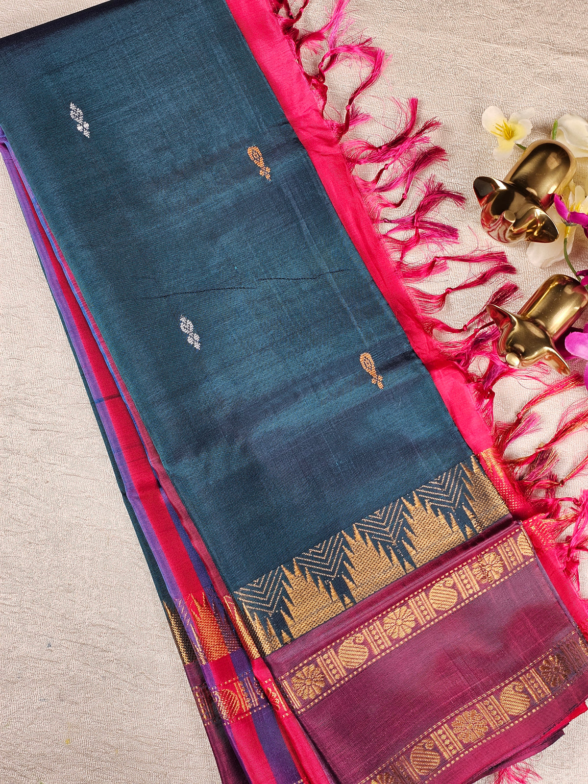 Chinnalampattu Border - Peacock  Green with  Dark Pink