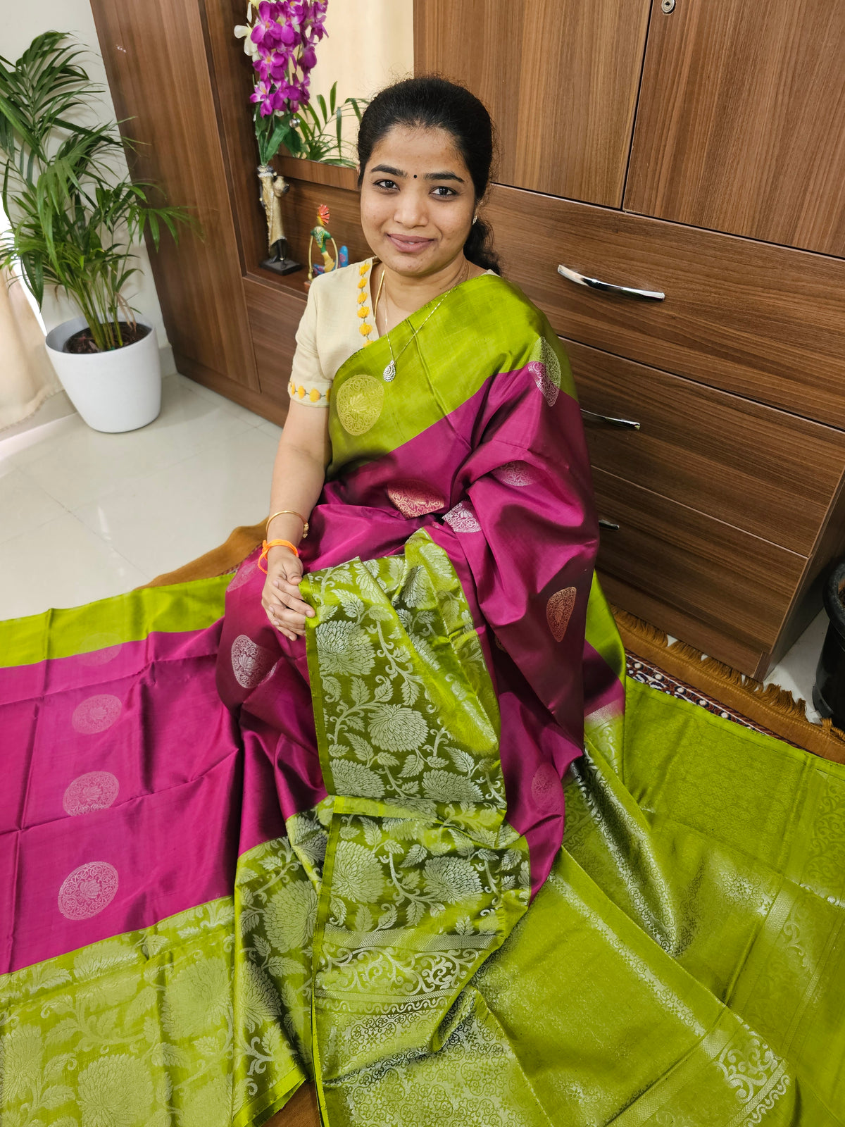 Classic Kanjivaram Pattern Pure Handloom Soft Silk Saree  - Magenta Pink with Green