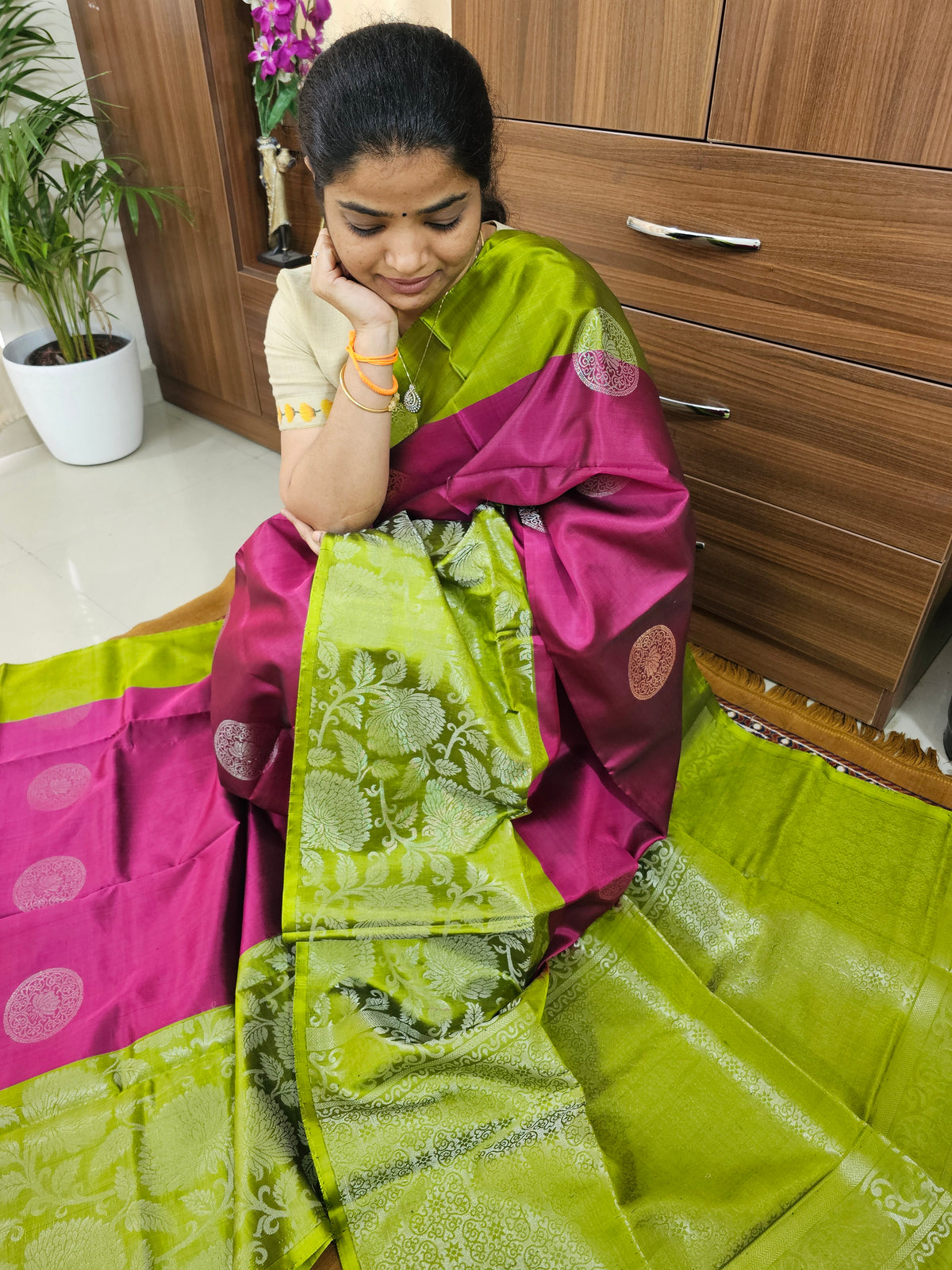 Classic Kanjivaram Pattern Pure Handloom Soft Silk Saree  - Magenta Pink with Green