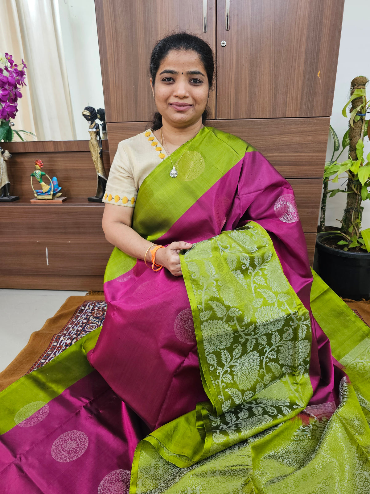 Classic Kanjivaram Pattern Pure Handloom Soft Silk Saree  - Magenta Pink with Green