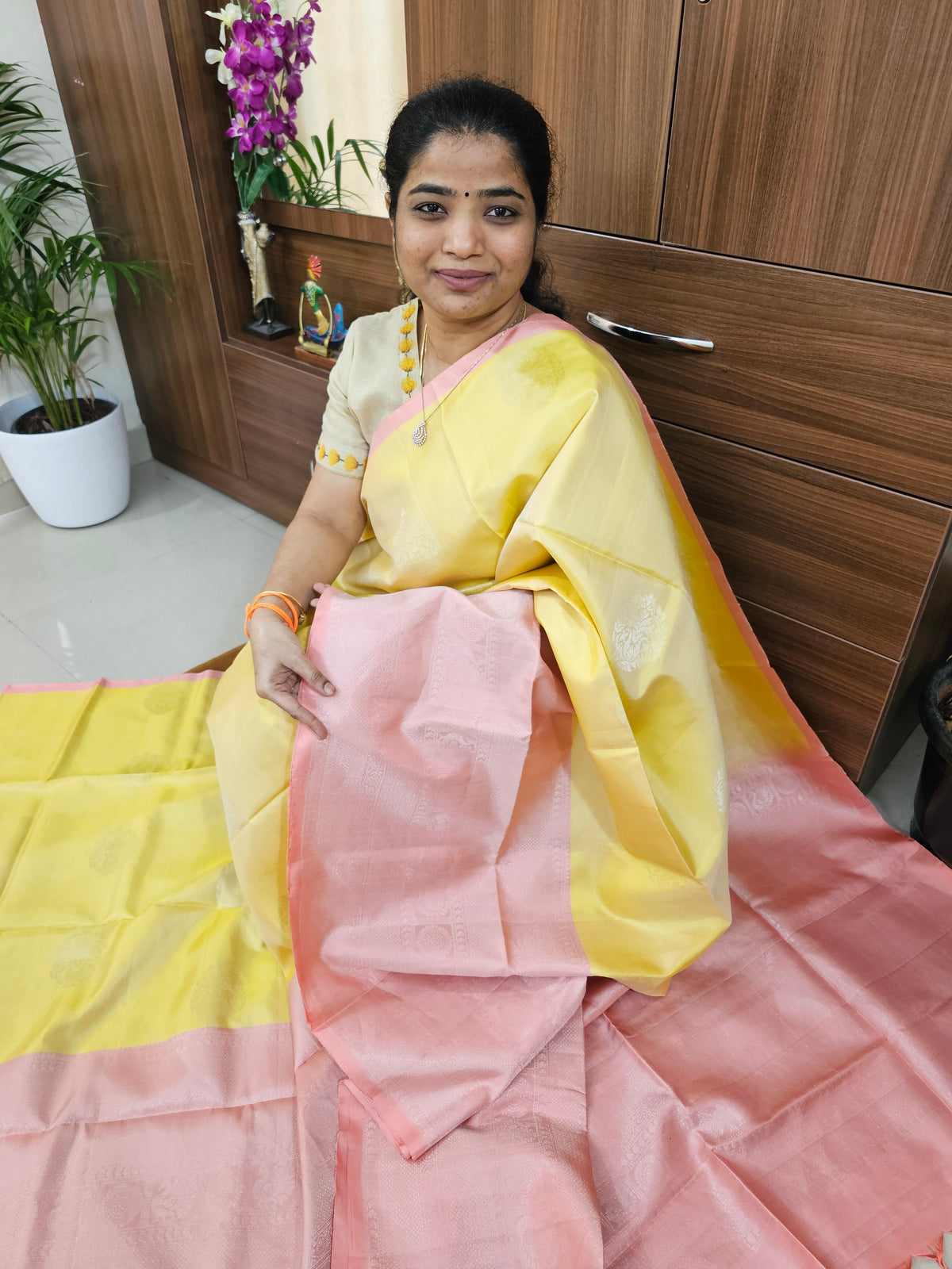 Classical Kanjivaram Pattern Pure Handloom Soft Silk Saree - Soft Yellow with Peach