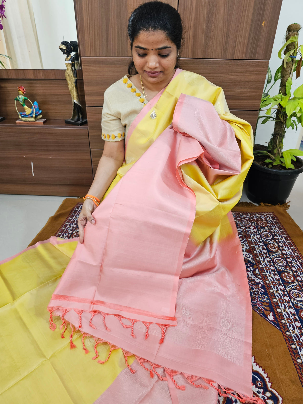 Classical Kanjivaram Pattern Pure Handloom Soft Silk Saree - Soft Yellow with Peach