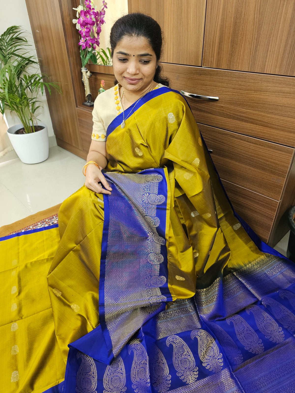 Classic Kanjivaram Pattern Pure Handloom Soft Silk Saree  - Rich Mustard Yellow with Blue
