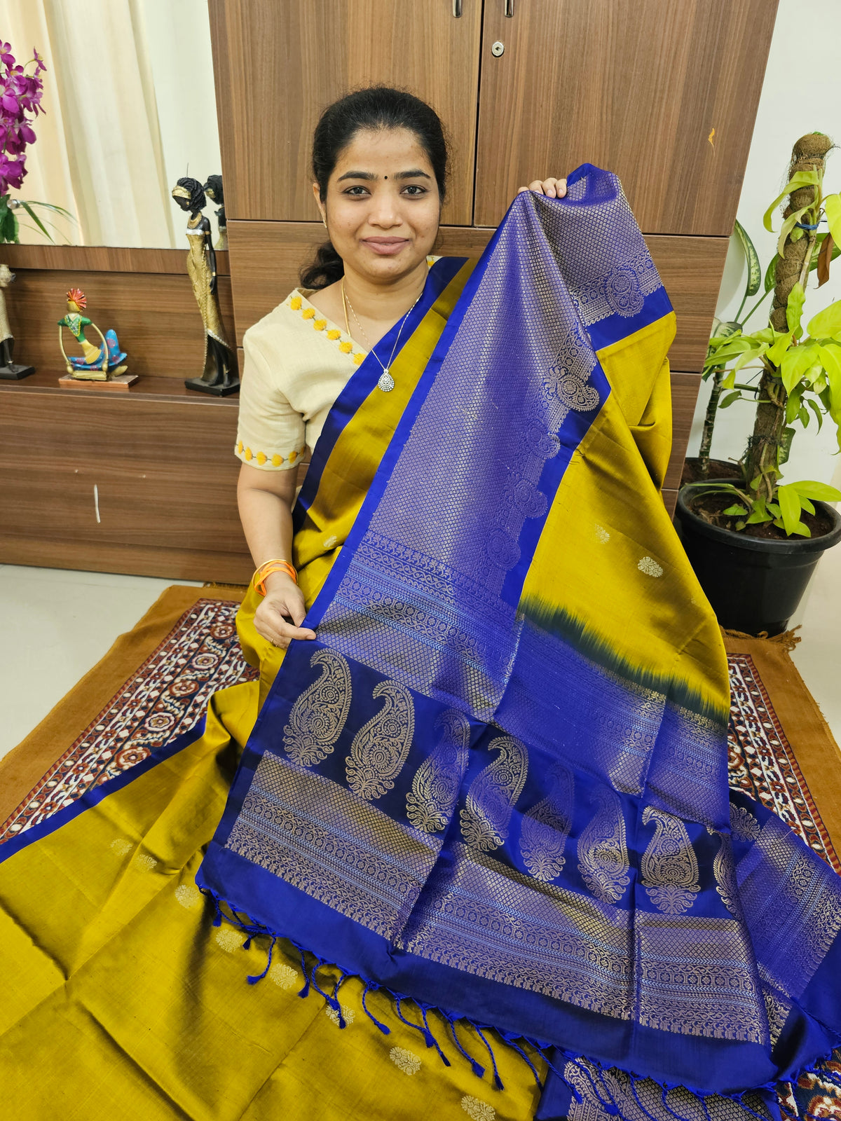 Classic Kanjivaram Pattern Pure Handloom Soft Silk Saree  - Rich Mustard Yellow with Blue