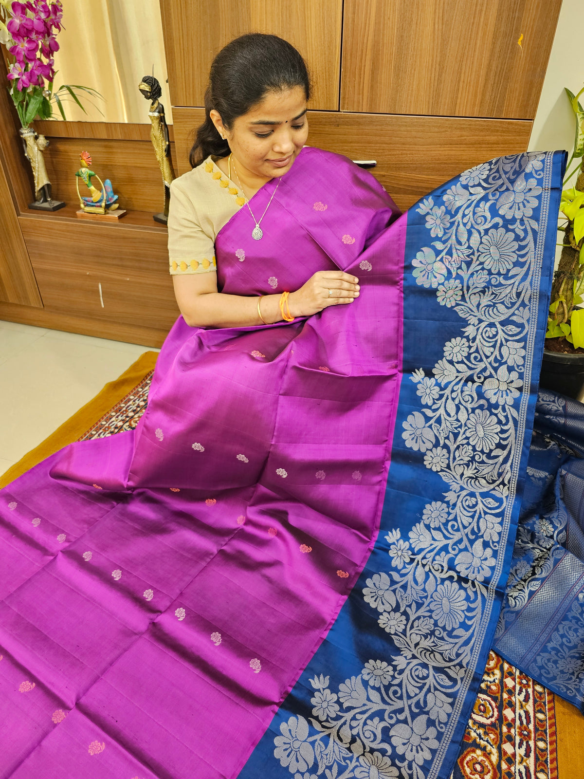 Classic Kanjivaram Pattern Pure Handloom Soft Silk Saree  - Magenta Pink with Peacock Blue