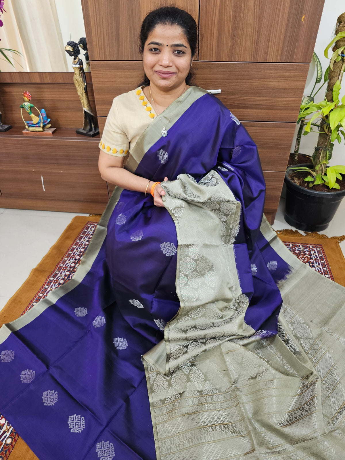Classical Kanjivaram Pattern Pure Handloom Soft Silk Saree - Deep Royal Purple with Silver Grey