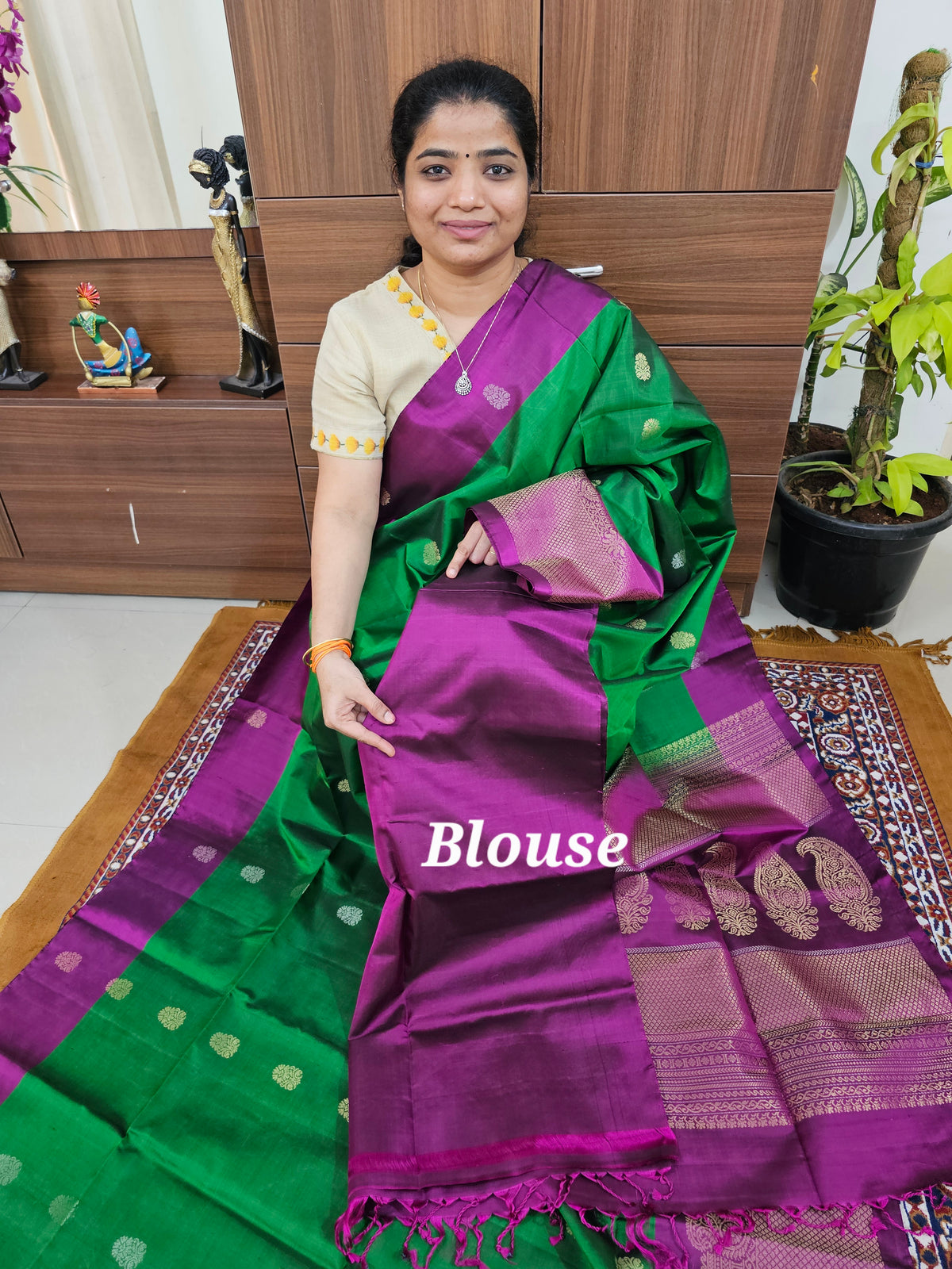 Classic Kanjivaram Pattern Pure Handloom Soft Silk Saree -   Bottle Green with Magenta Pink