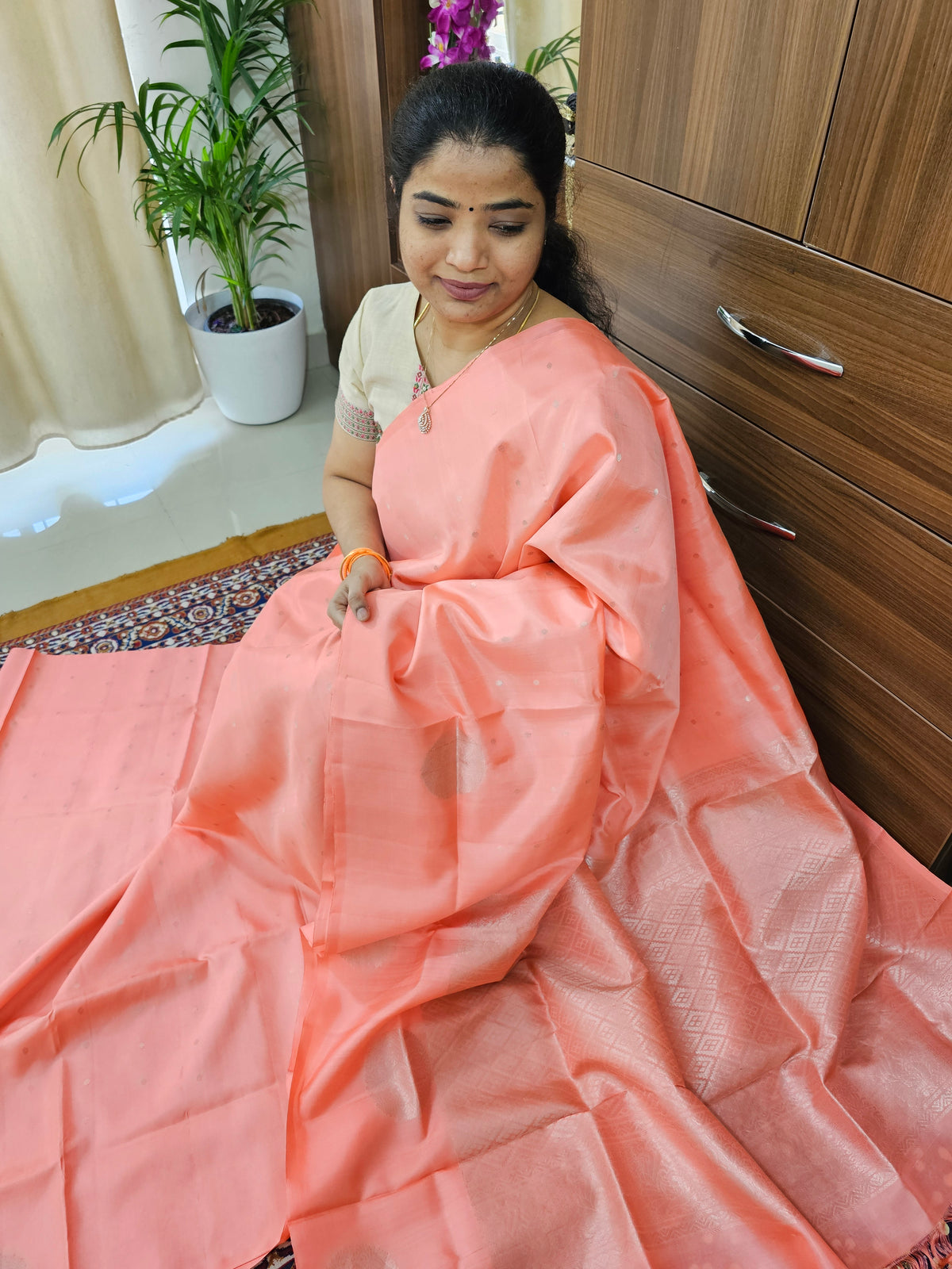 Classical Kanjivaram Pattern Pure Handloom Soft Silk Saree - Monochrome  Peach