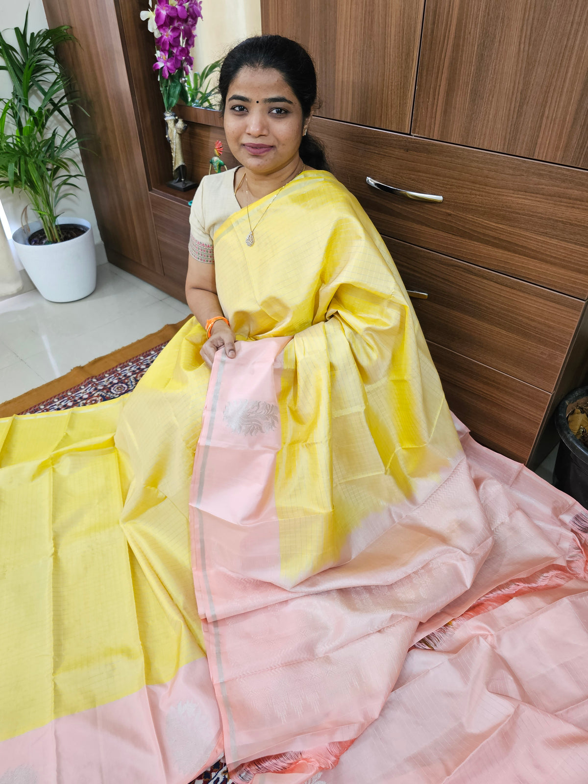 Classical Kanjivaram Pattern Pure Handloom Soft Silk Saree - Soft Yellow with Peach