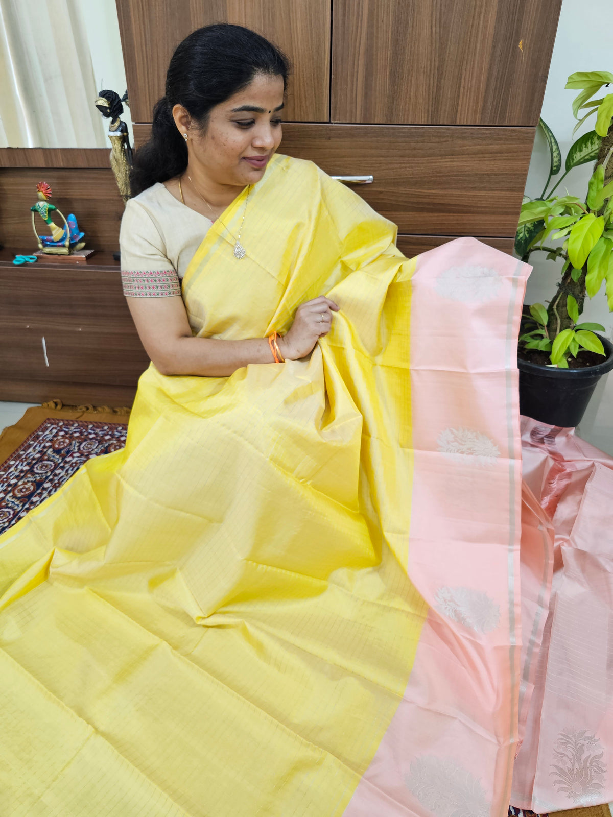 Classical Kanjivaram Pattern Pure Handloom Soft Silk Saree - Soft Yellow with Peach
