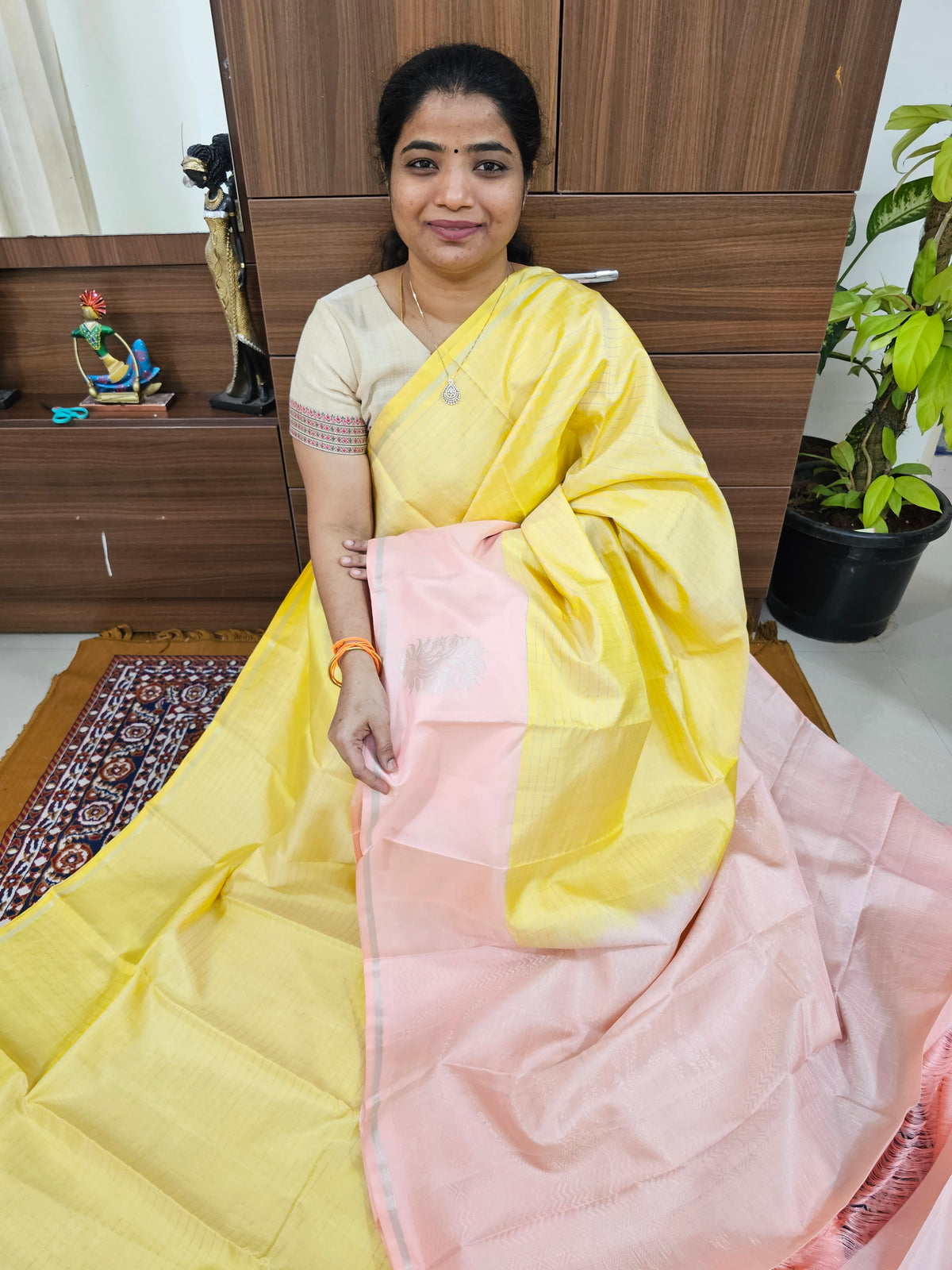 Classical Kanjivaram Pattern Pure Handloom Soft Silk Saree - Soft Yellow with Peach