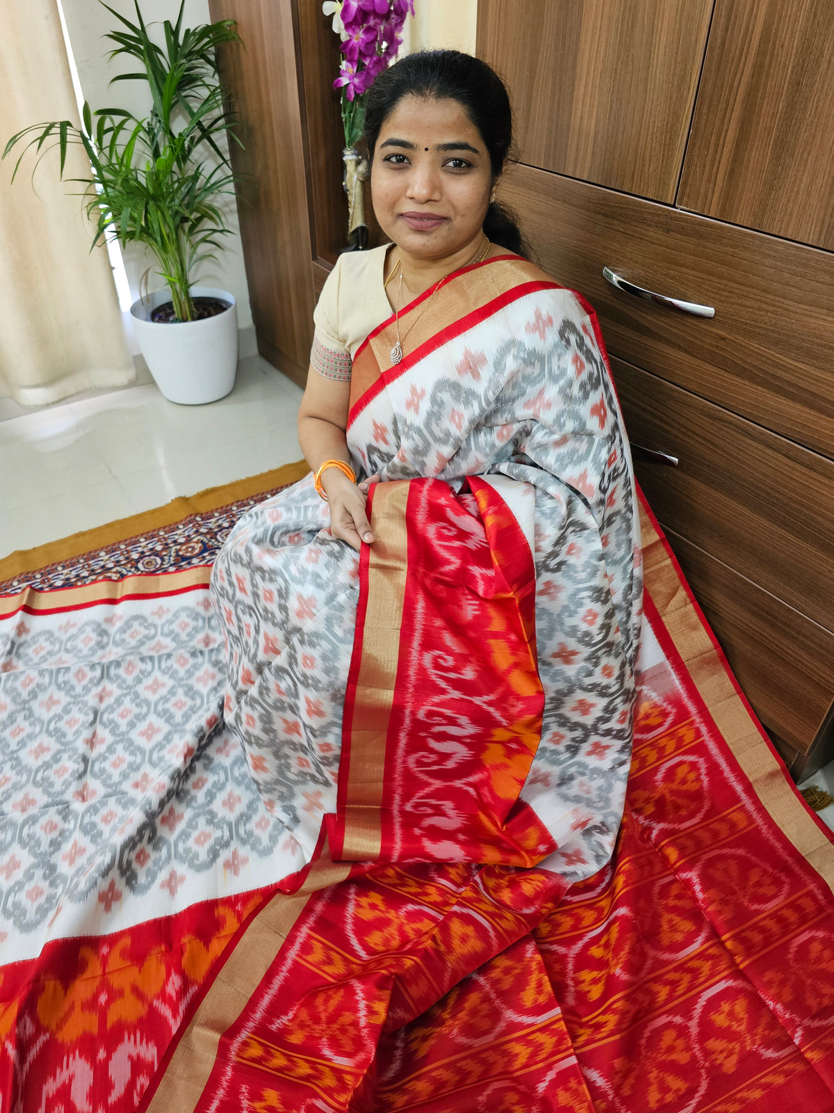 Pochampally Weave Pure Handloom Soft Silk Saree - White with Red