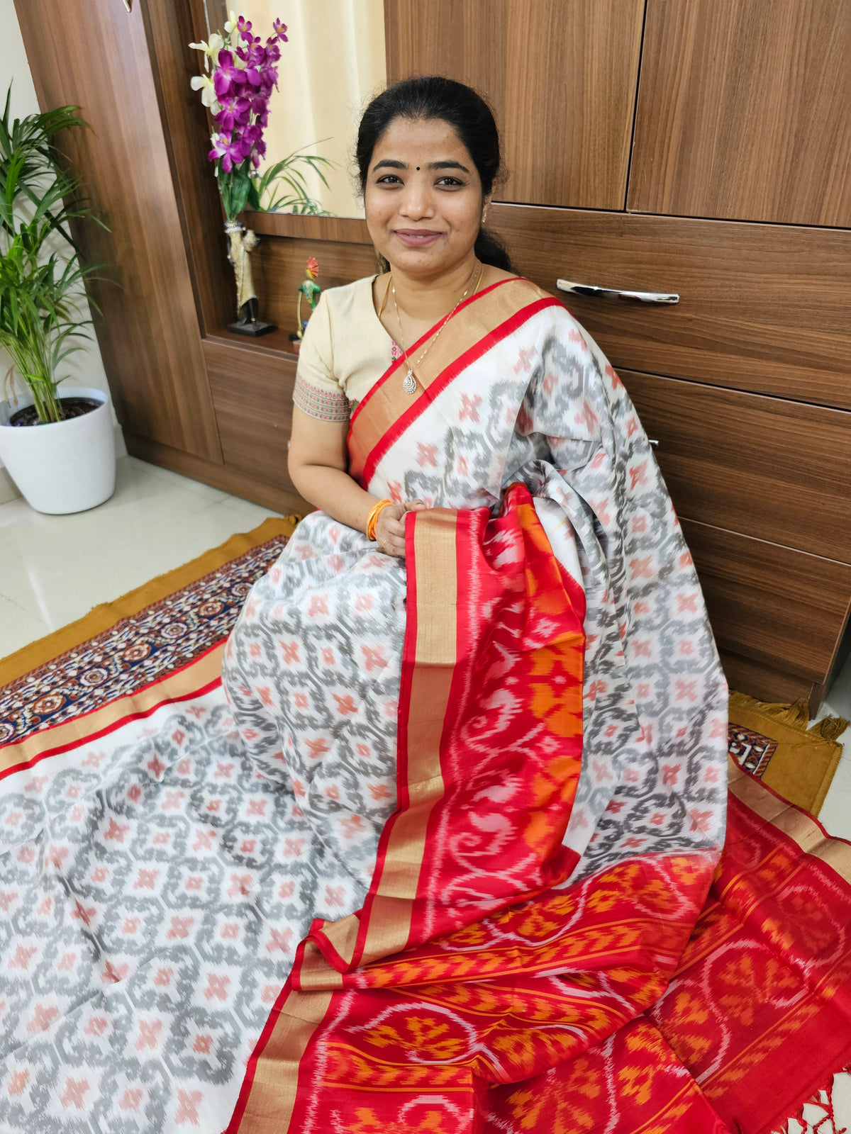Pochampally Weave Pure Handloom Soft Silk Saree - White with Red