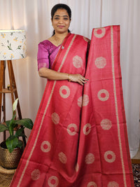 𝐏𝐫𝐞𝐛𝐨𝐨𝐤𝐢𝐧𝐠 𝐀𝐯𝐚𝐢𝐥𝐚𝐛𝐥𝐞 - 𝟐𝟎 𝐃𝐚𝐲𝐬 𝐃𝐢𝐬𝐩𝐚𝐭𝐜𝐡𝐢𝐧𝐠 𝐓𝐢𝐦𝐞 Casual Semi Tussar Checks Weave Saree - Peach