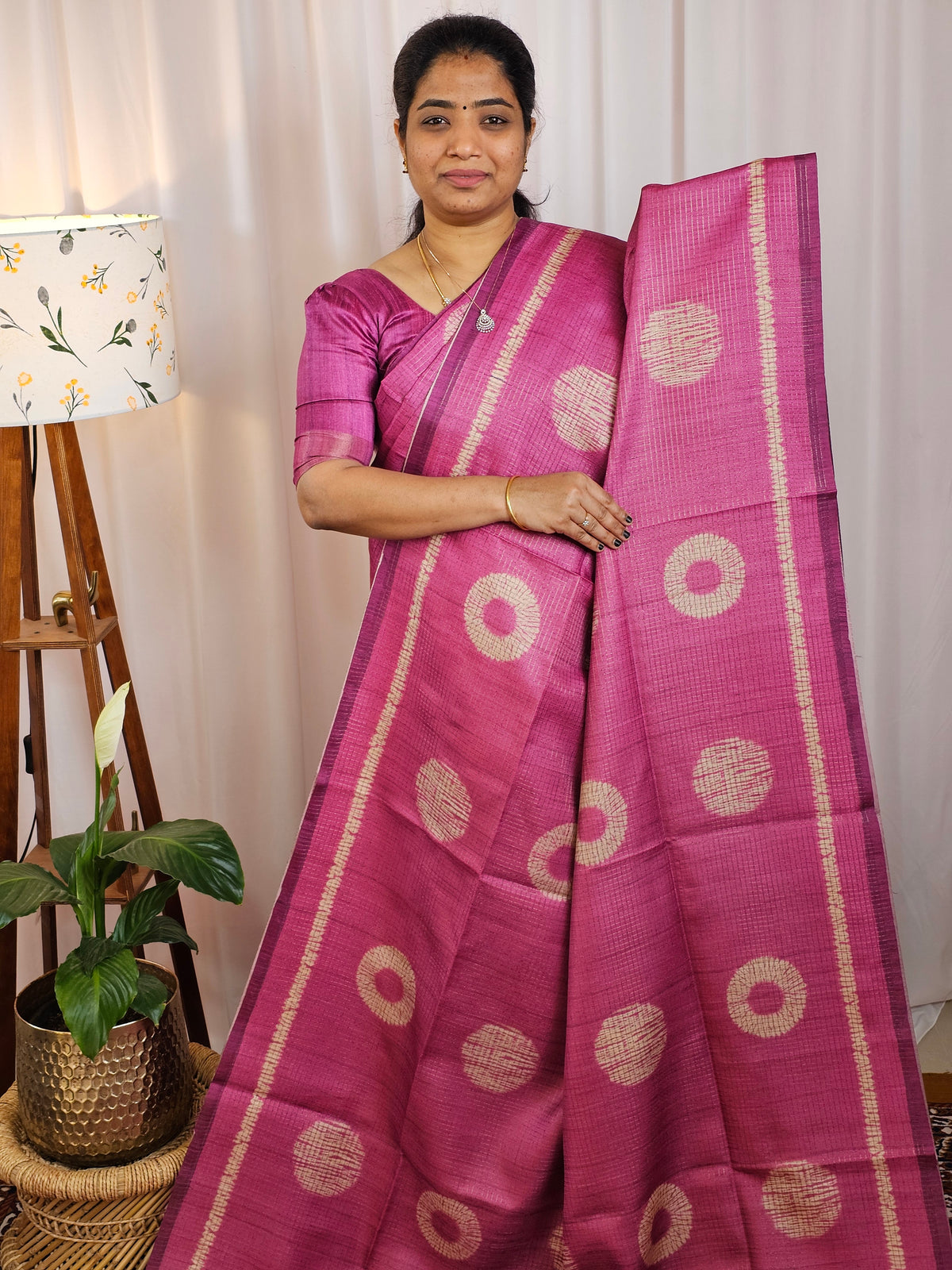 Casual Semi Tussar Checks Weave Saree - Pink