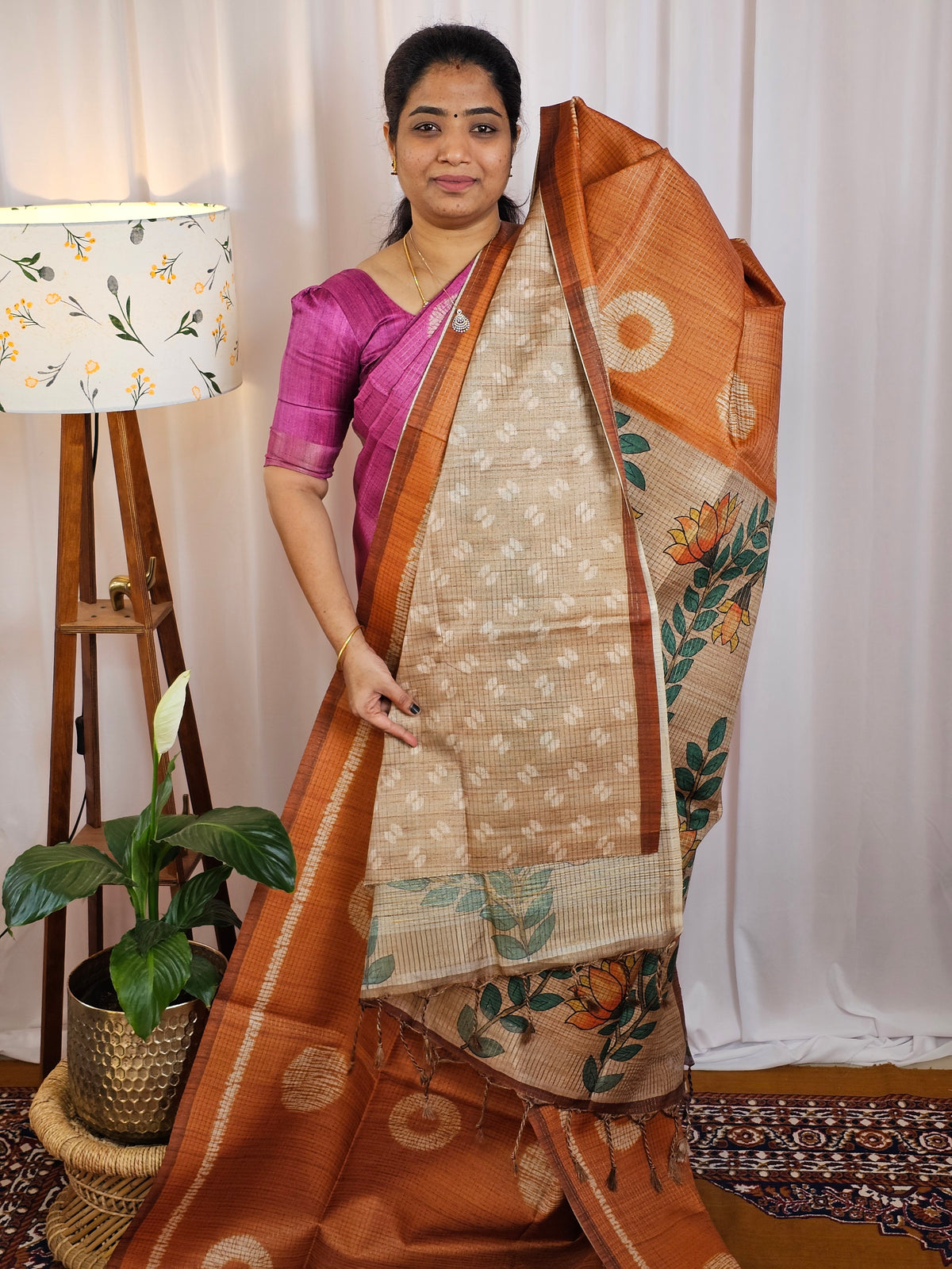 𝐏𝐫𝐞𝐛𝐨𝐨𝐤𝐢𝐧𝐠 𝐀𝐯𝐚𝐢𝐥𝐚𝐛𝐥𝐞 - 𝟐𝟎 𝐃𝐚𝐲𝐬 𝐃𝐢𝐬𝐩𝐚𝐭𝐜𝐡𝐢𝐧𝐠 𝐓𝐢𝐦𝐞 Casual Semi Tussar Checks Weave Saree - Mustard Yellow