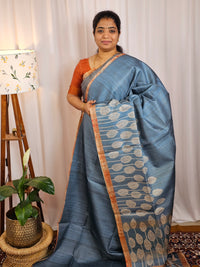 𝐏𝐫𝐞𝐛𝐨𝐨𝐤𝐢𝐧𝐠 𝐀𝐯𝐚𝐢𝐥𝐚𝐛𝐥𝐞 - 𝟐𝟎 𝐃𝐚𝐲𝐬 𝐃𝐢𝐬𝐩𝐚𝐭𝐜𝐡𝐢𝐧𝐠 𝐓𝐢𝐦𝐞 Casual Semi Tussar Checks Weave Saree - Blue with Brown