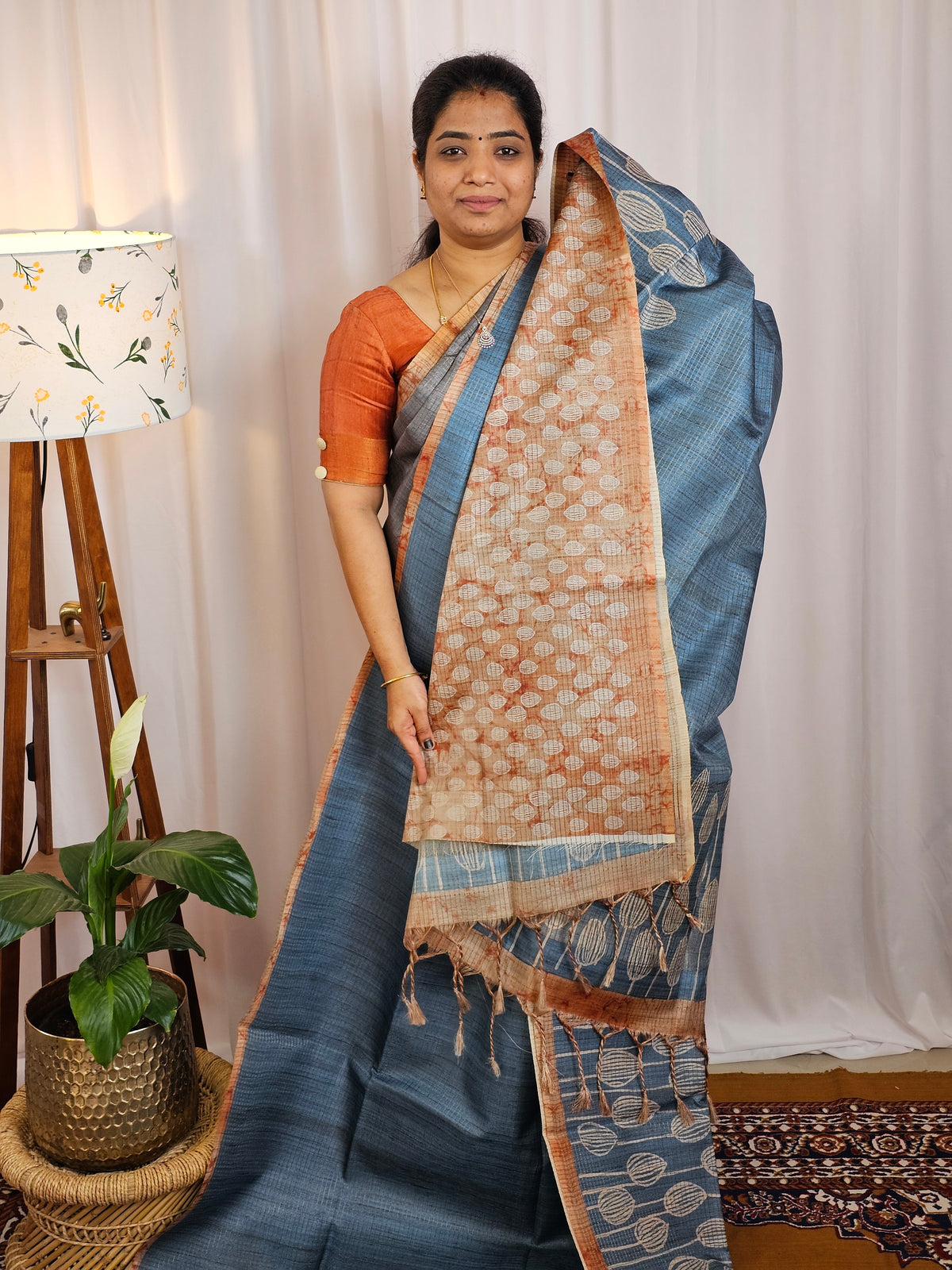 𝐏𝐫𝐞𝐛𝐨𝐨𝐤𝐢𝐧𝐠 𝐀𝐯𝐚𝐢𝐥𝐚𝐛𝐥𝐞 - 𝟐𝟎 𝐃𝐚𝐲𝐬 𝐃𝐢𝐬𝐩𝐚𝐭𝐜𝐡𝐢𝐧𝐠 𝐓𝐢𝐦𝐞 Casual Semi Tussar Checks Weave Saree - Blue with Brown