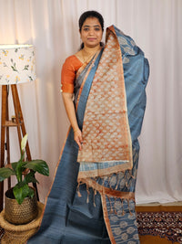 𝐏𝐫𝐞𝐛𝐨𝐨𝐤𝐢𝐧𝐠 𝐀𝐯𝐚𝐢𝐥𝐚𝐛𝐥𝐞 - 𝟐𝟎 𝐃𝐚𝐲𝐬 𝐃𝐢𝐬𝐩𝐚𝐭𝐜𝐡𝐢𝐧𝐠 𝐓𝐢𝐦𝐞 Casual Semi Tussar Checks Weave Saree - Blue with Brown