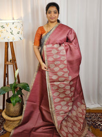 𝐏𝐫𝐞𝐛𝐨𝐨𝐤𝐢𝐧𝐠 𝐀𝐯𝐚𝐢𝐥𝐚𝐛𝐥𝐞 - 𝟐𝟎 𝐃𝐚𝐲𝐬 𝐃𝐢𝐬𝐩𝐚𝐭𝐜𝐡𝐢𝐧𝐠 𝐓𝐢𝐦𝐞 Casual  Semi Tussar Checks Weave Saree - Peach with Dark Brown