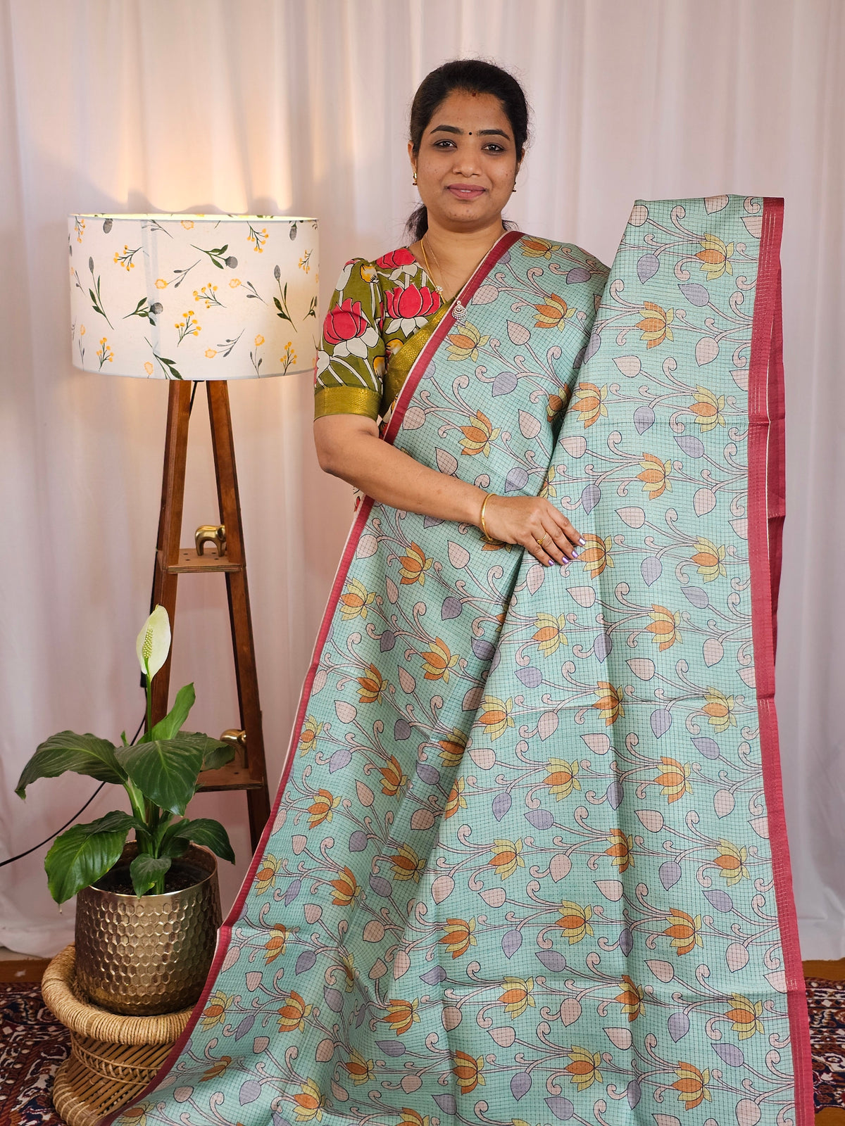 𝐏𝐫𝐞𝐛𝐨𝐨𝐤𝐢𝐧𝐠 𝐀𝐯𝐚𝐢𝐥𝐚𝐛𝐥𝐞 - 𝟐𝟎 𝐃𝐚𝐲𝐬 𝐃𝐢𝐬𝐩𝐚𝐭𝐜𝐡𝐢𝐧𝐠 𝐓𝐢𝐦𝐞 Casual Semi Tussar Checks Weave Saree - Pastel Green with Maroon