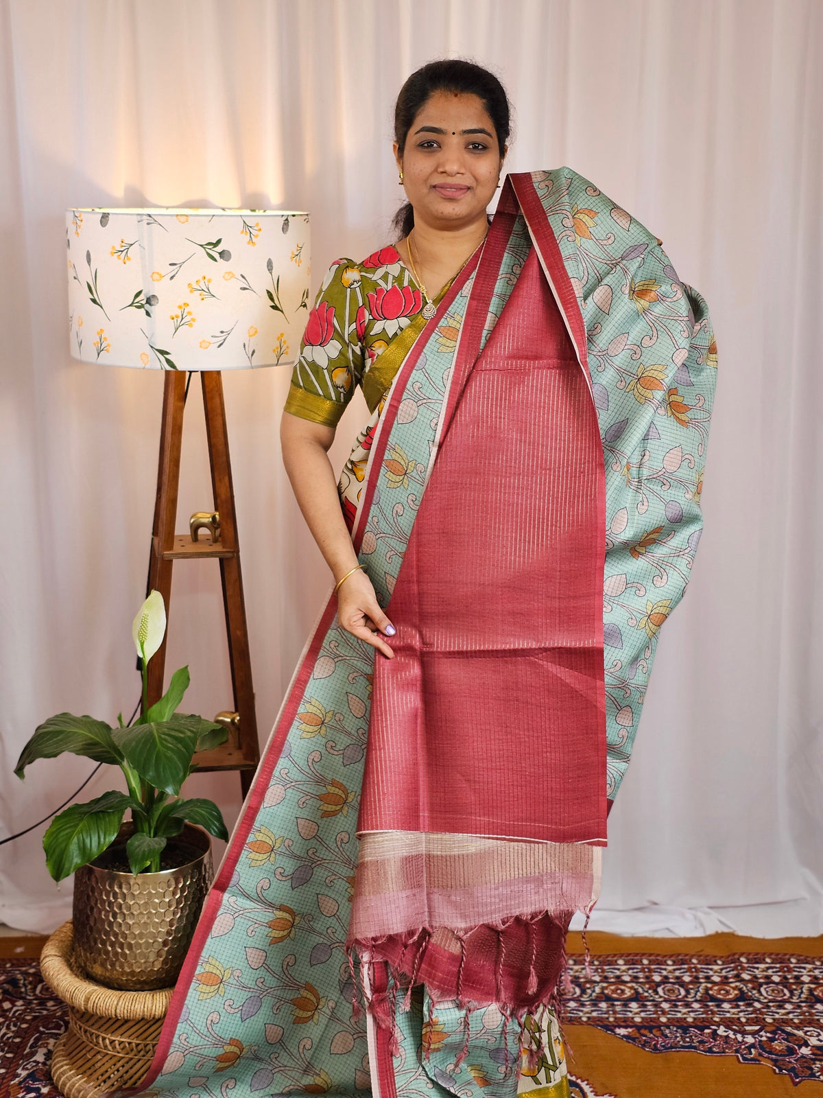 𝐏𝐫𝐞𝐛𝐨𝐨𝐤𝐢𝐧𝐠 𝐀𝐯𝐚𝐢𝐥𝐚𝐛𝐥𝐞 - 𝟐𝟎 𝐃𝐚𝐲𝐬 𝐃𝐢𝐬𝐩𝐚𝐭𝐜𝐡𝐢𝐧𝐠 𝐓𝐢𝐦𝐞 Casual Semi Tussar Checks Weave Saree - Pastel Green with Maroon