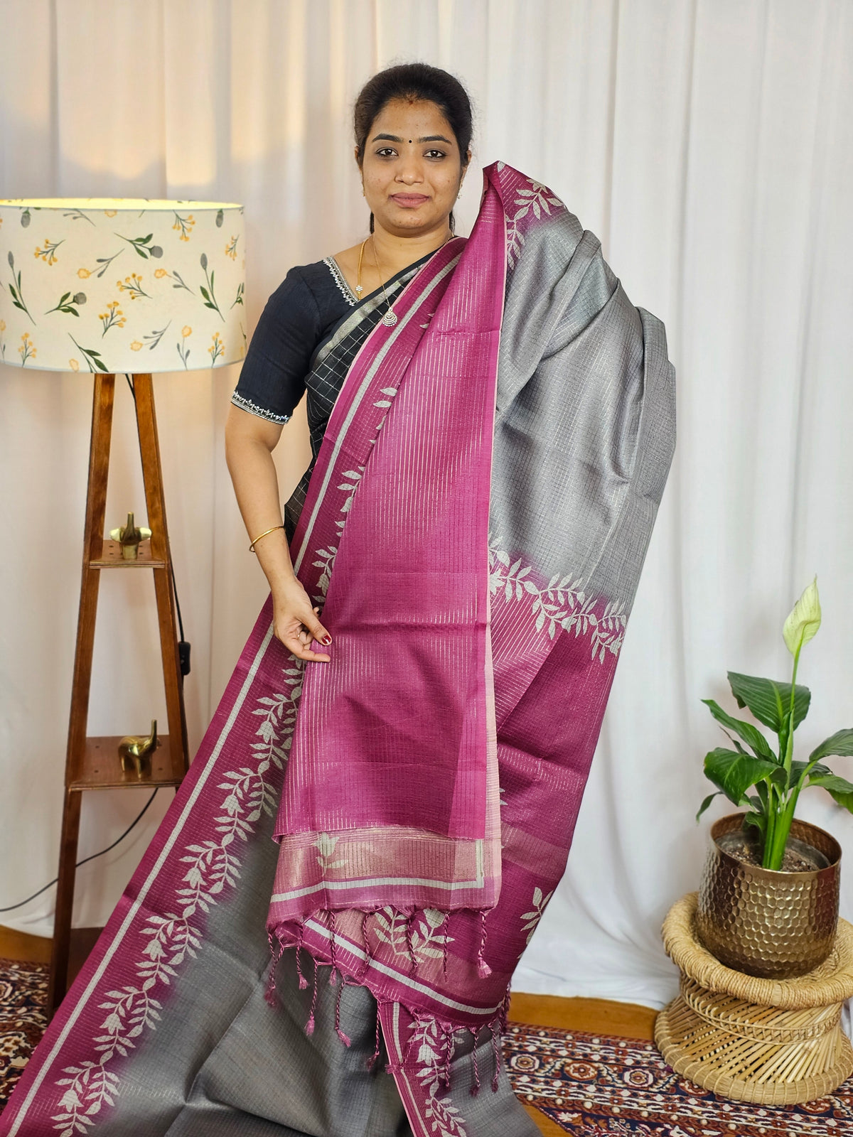 Casual Semi Tussar Checks Weave Saree - Grey with Pink