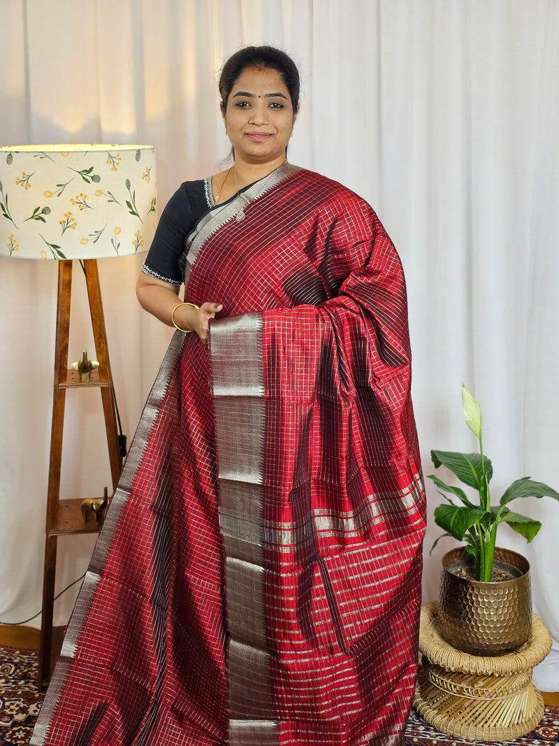 Handwoven Mangalagiri Pattu Saree with Small Checks -Red