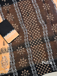 𝐏𝐫𝐞𝐛𝐨𝐨𝐤𝐢𝐧𝐠 𝐀𝐯𝐚𝐢𝐥𝐚𝐛𝐥𝐞 - 𝟐5 𝐝𝐚𝐲 𝐃𝐢𝐬𝐩𝐚𝐭𝐜𝐡 𝐓𝐢𝐦𝐞 Pure Cotton with Hand Block Prints - Peach with Black
