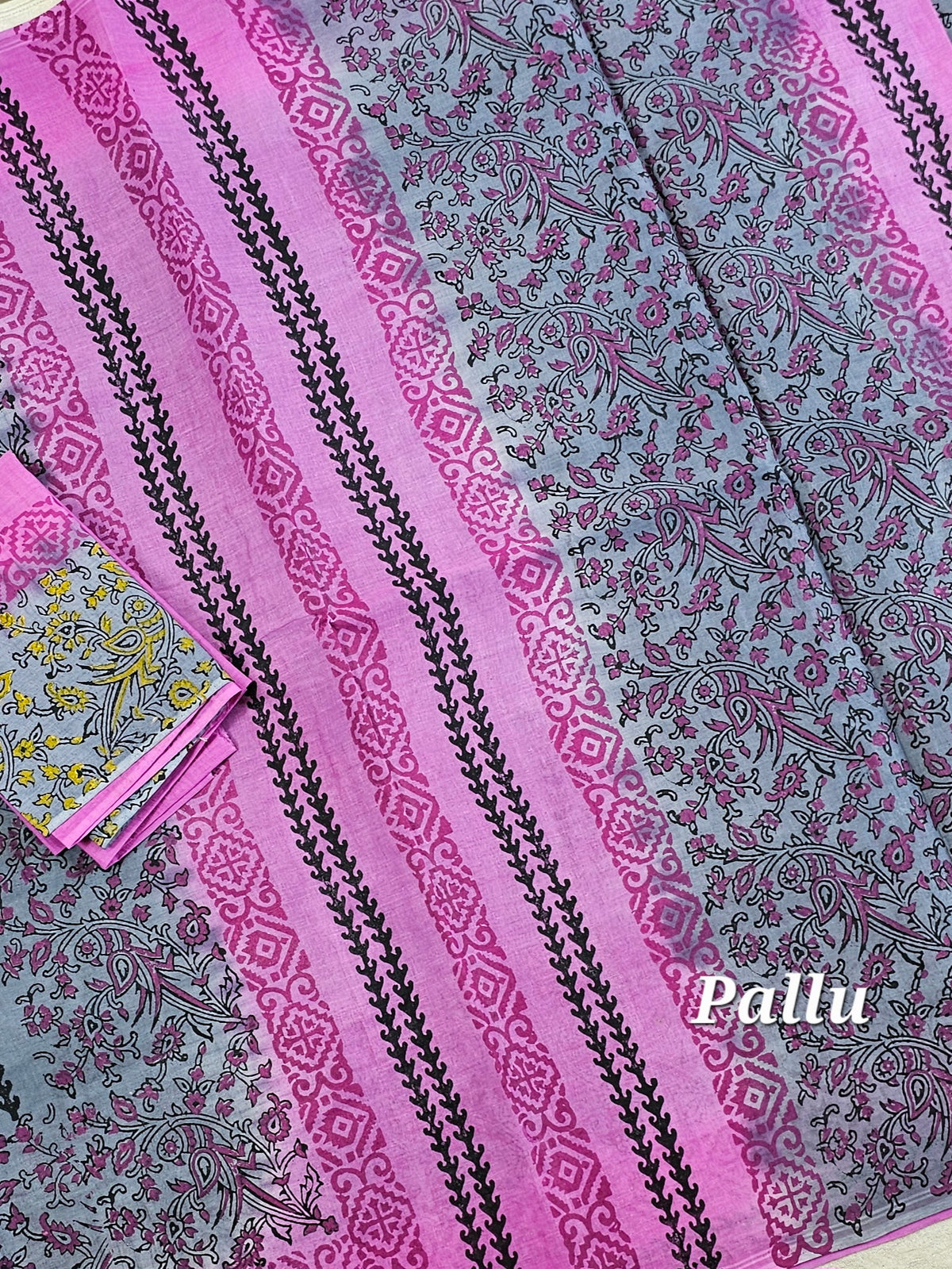 𝐏𝐫𝐞𝐛𝐨𝐨𝐤𝐢𝐧𝐠 𝐀𝐯𝐚𝐢𝐥𝐚𝐛𝐥𝐞 - 𝟐5 𝐝𝐚𝐲 𝐃𝐢𝐬𝐩𝐚𝐭𝐜𝐡 𝐓𝐢𝐦𝐞 Pure Cotton with Hand Block Prints -  Grey with Pink