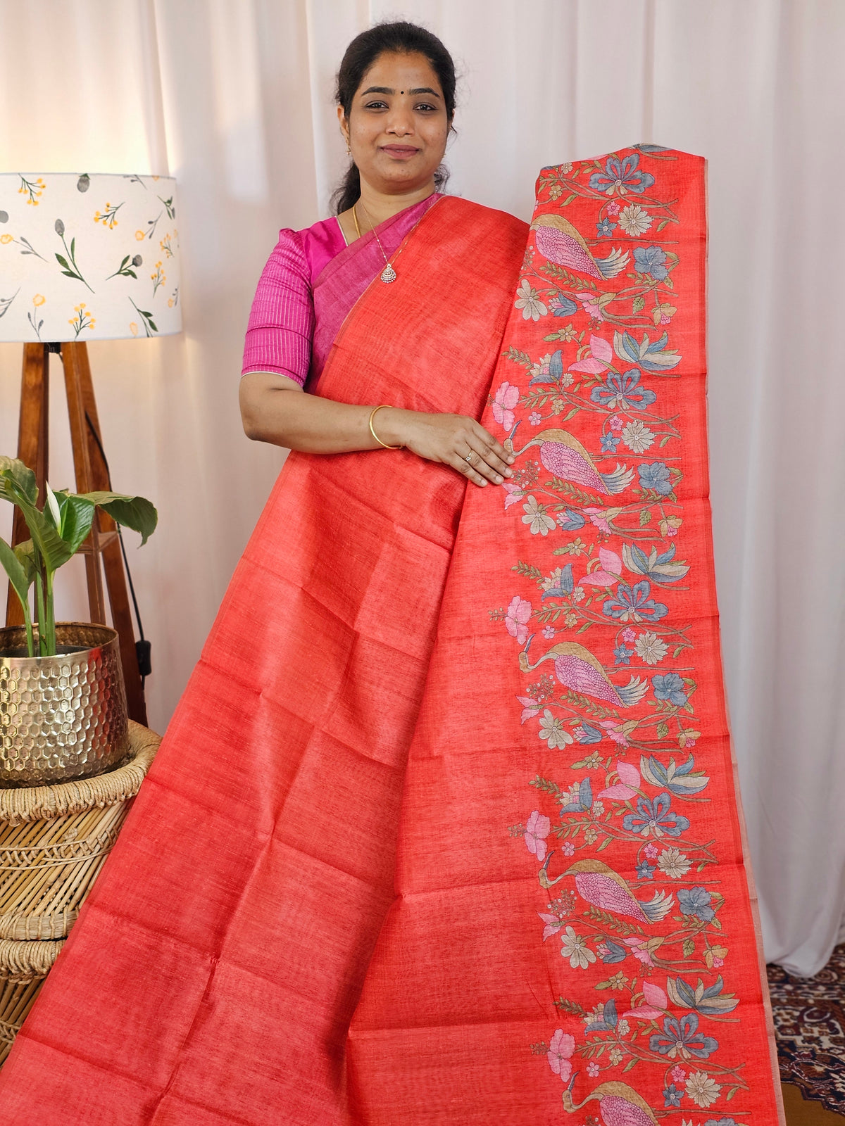 𝐏𝐫𝐞𝐛𝐨𝐨𝐤𝐢𝐧𝐠 𝐀𝐯𝐚𝐢𝐥𝐚𝐛𝐥𝐞 - 𝟐5 𝐝𝐚𝐲 𝐃𝐢𝐬𝐩𝐚𝐭𝐜𝐡 𝐓𝐢𝐦𝐞 Premium Soft Semi Tussar with Digital Prints - Red