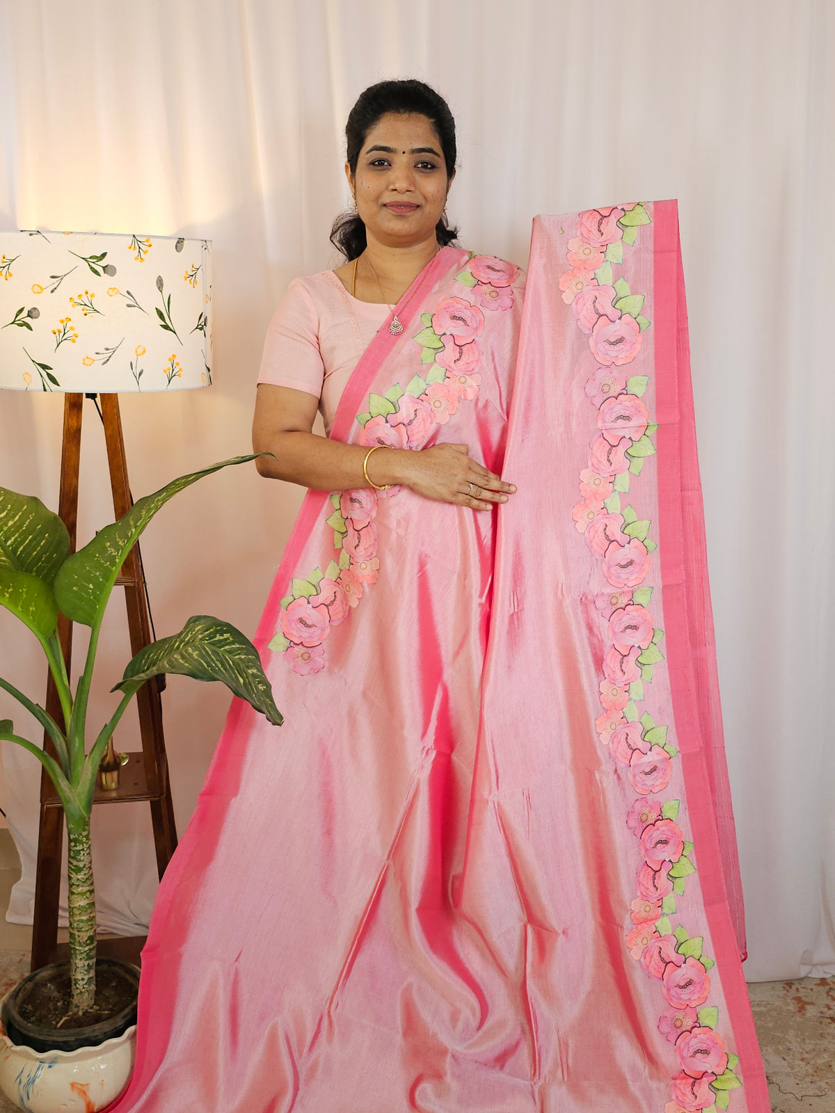 Handwoven Mangalagiri Pattu Saree with Floral Applique Print - Pink