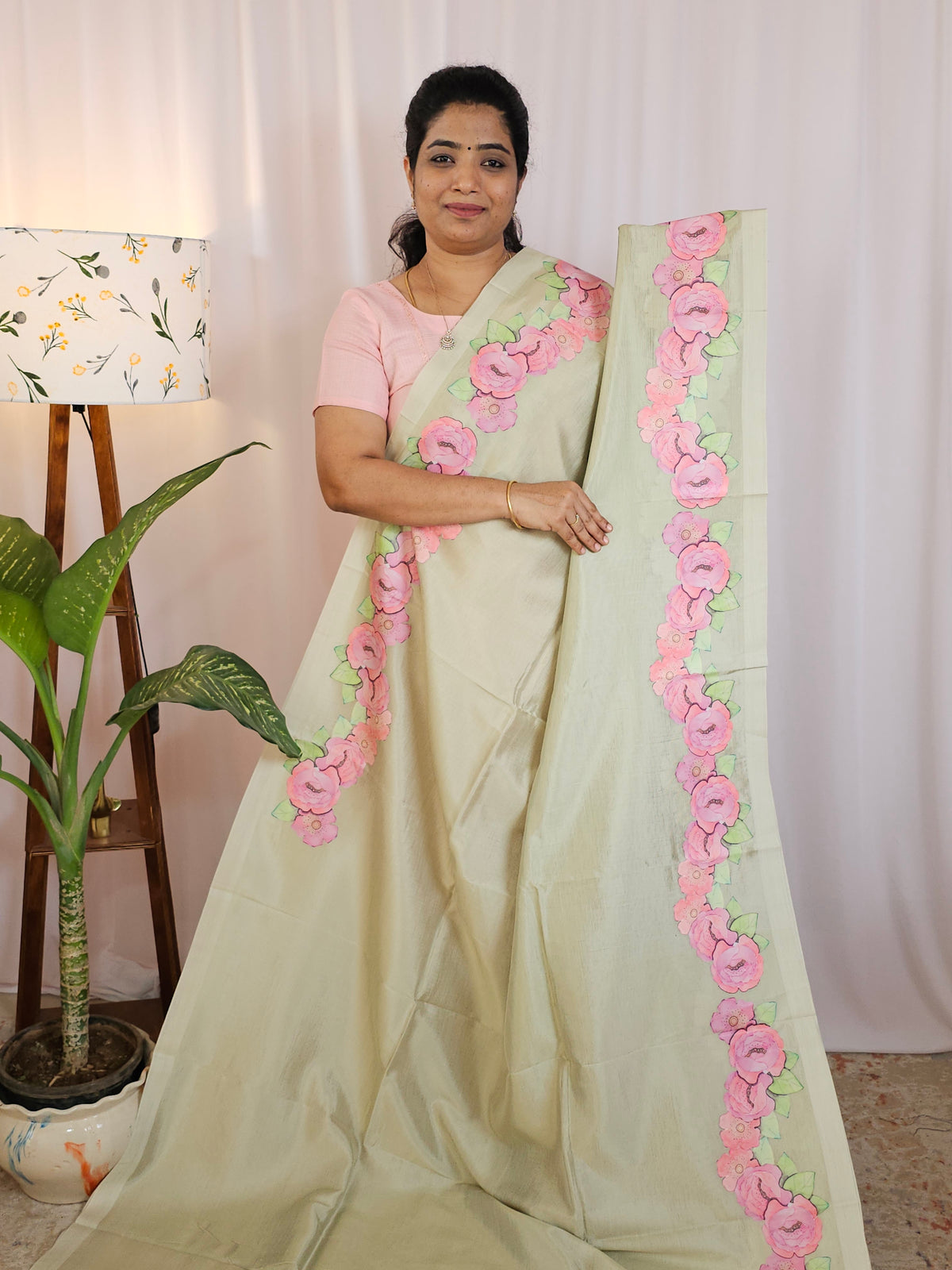 Handwoven Mangalagiri Pattu Saree with Floral Applique Print - Silver