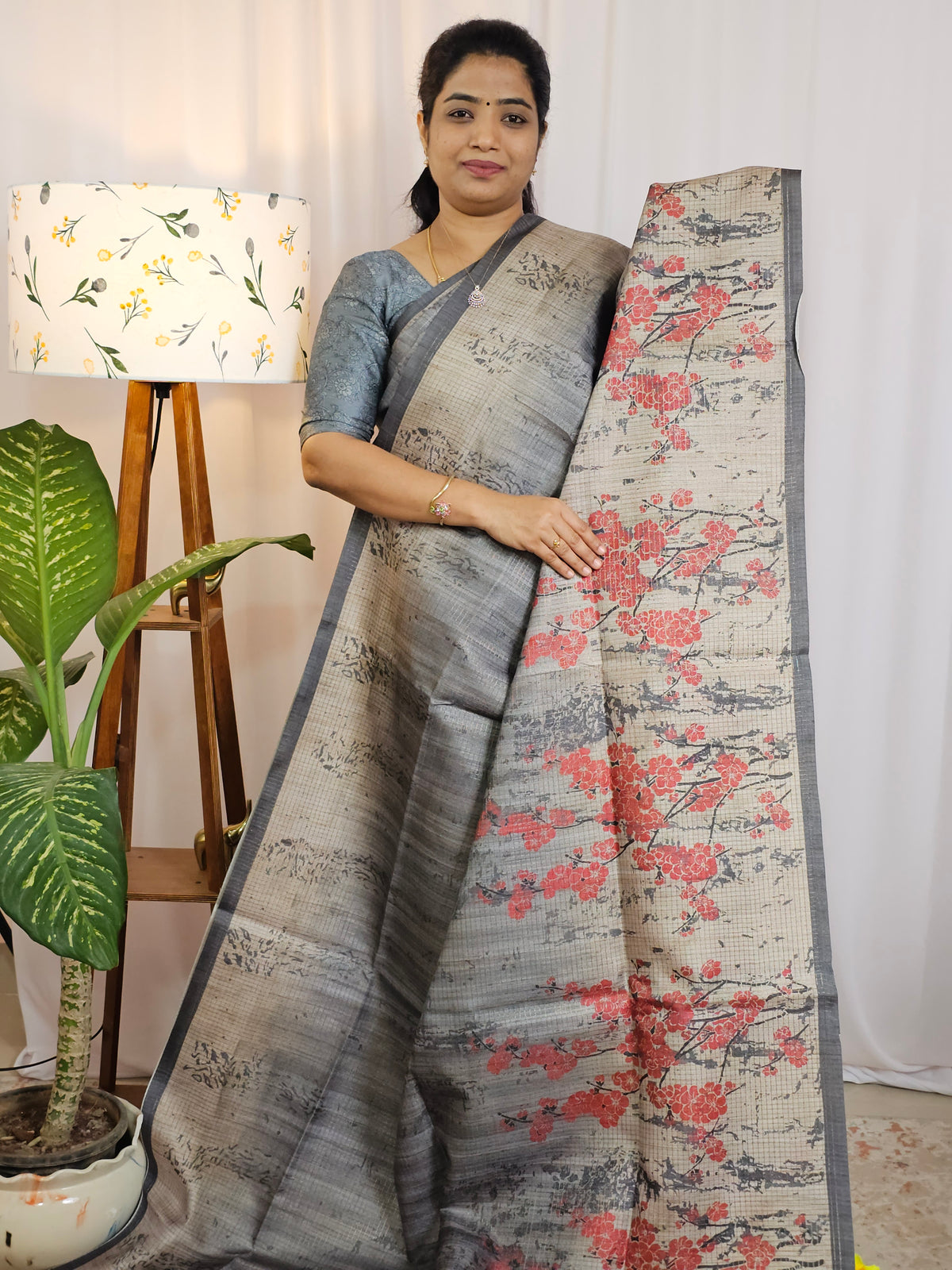 Casual Semi Tussar Checks Weave Saree - Grey