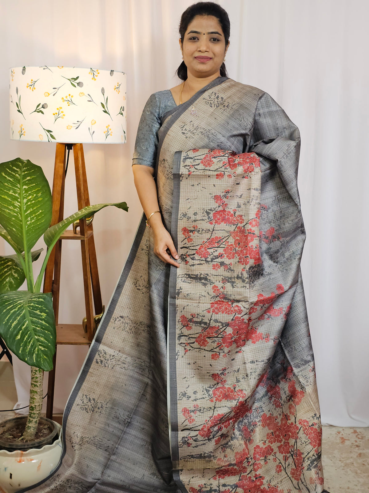 Casual Semi Tussar Checks Weave Saree - Grey