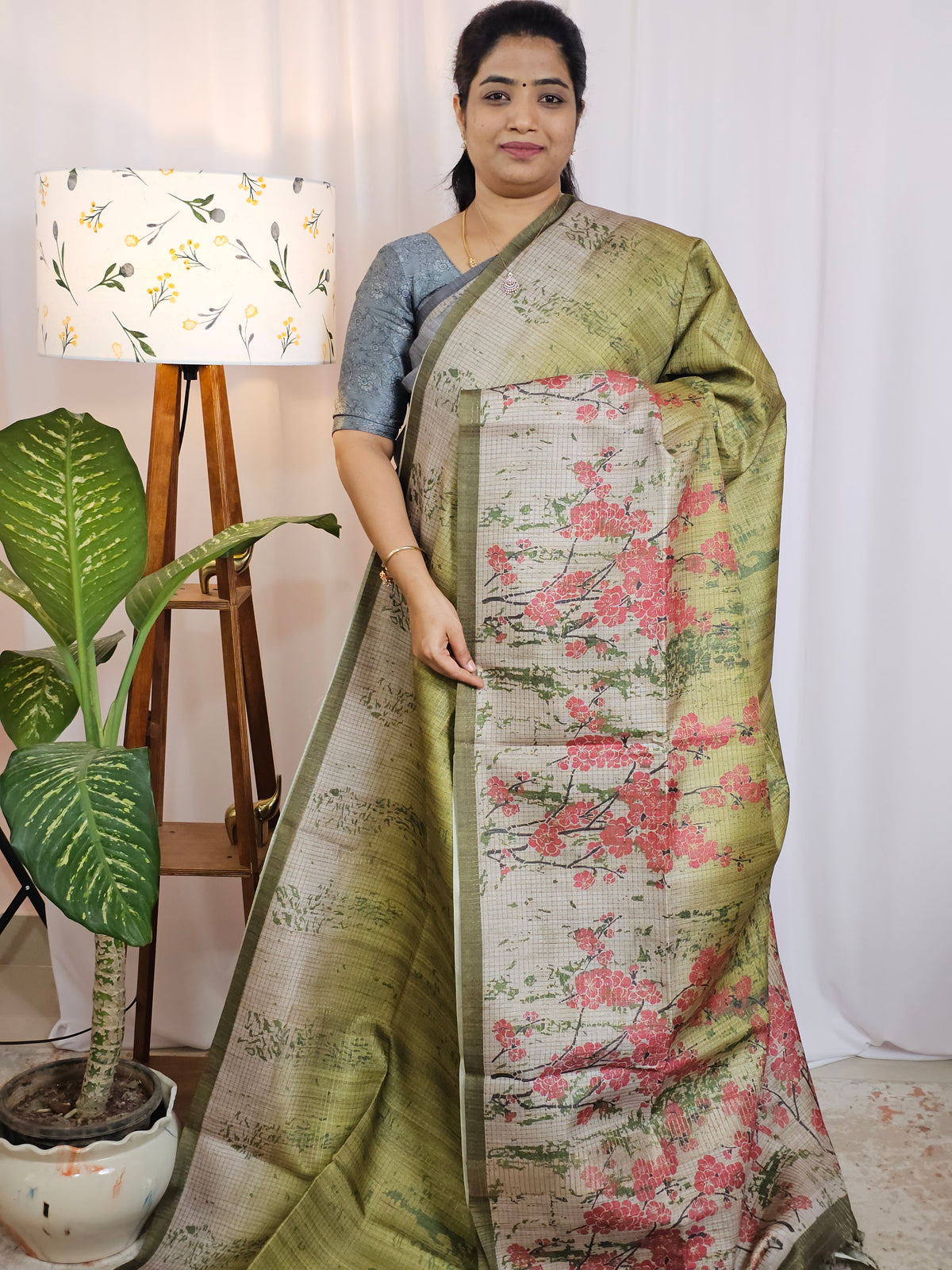 Casual Semi Tussar Checks Weave Saree - Green