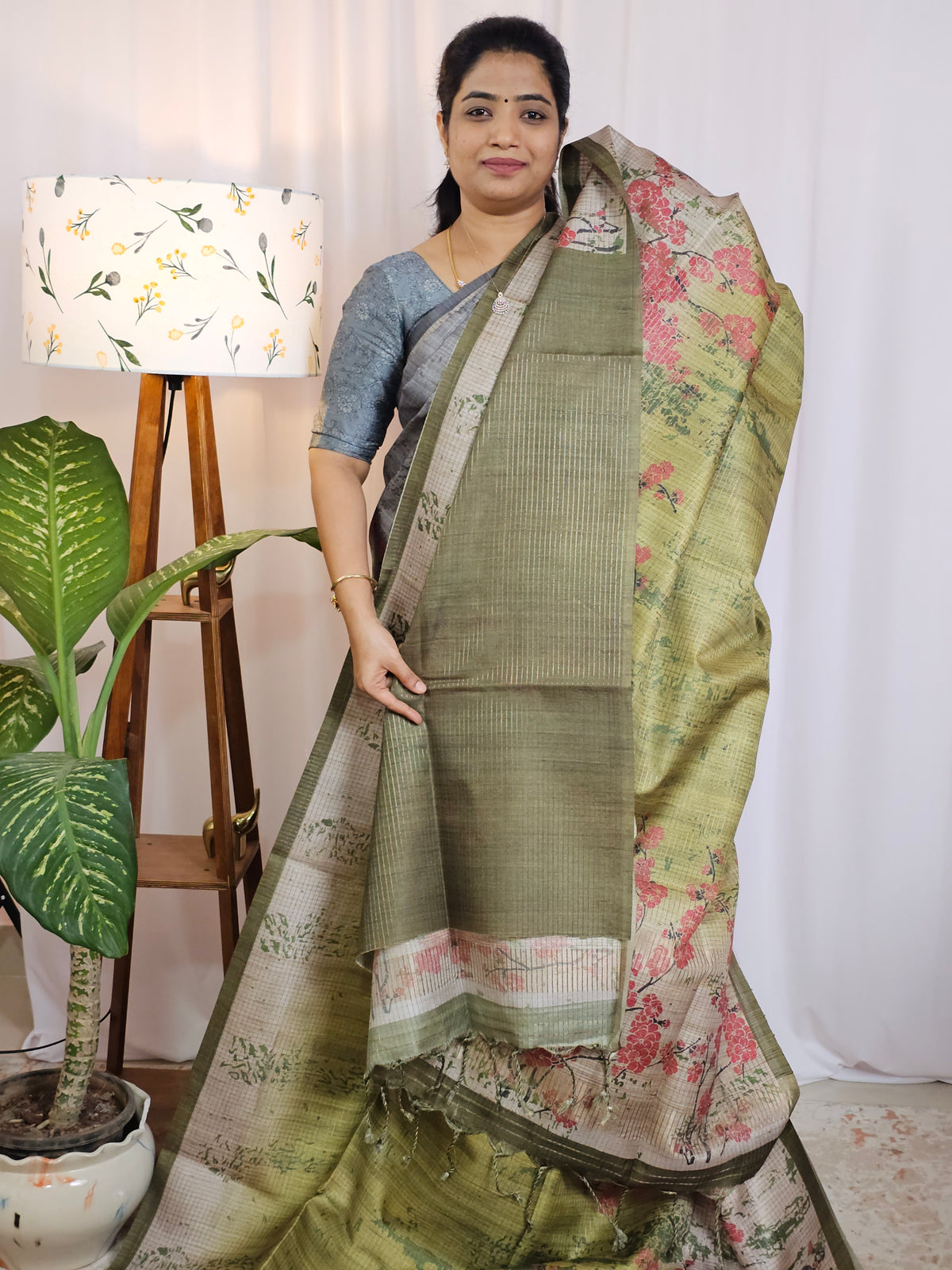 Casual Semi Tussar Checks Weave Saree - Green