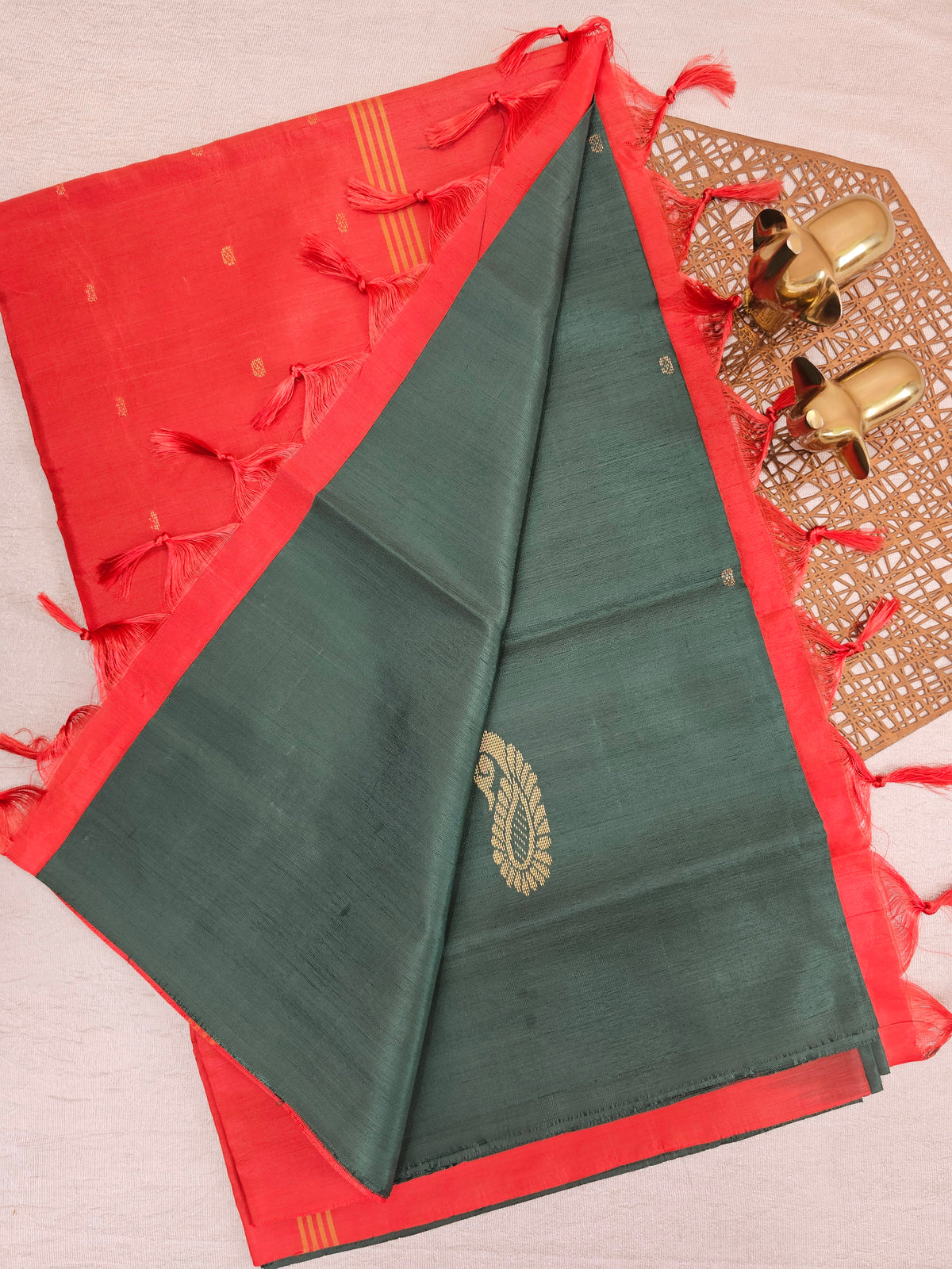 Chinnalampattu Saree - Dark Green with Red