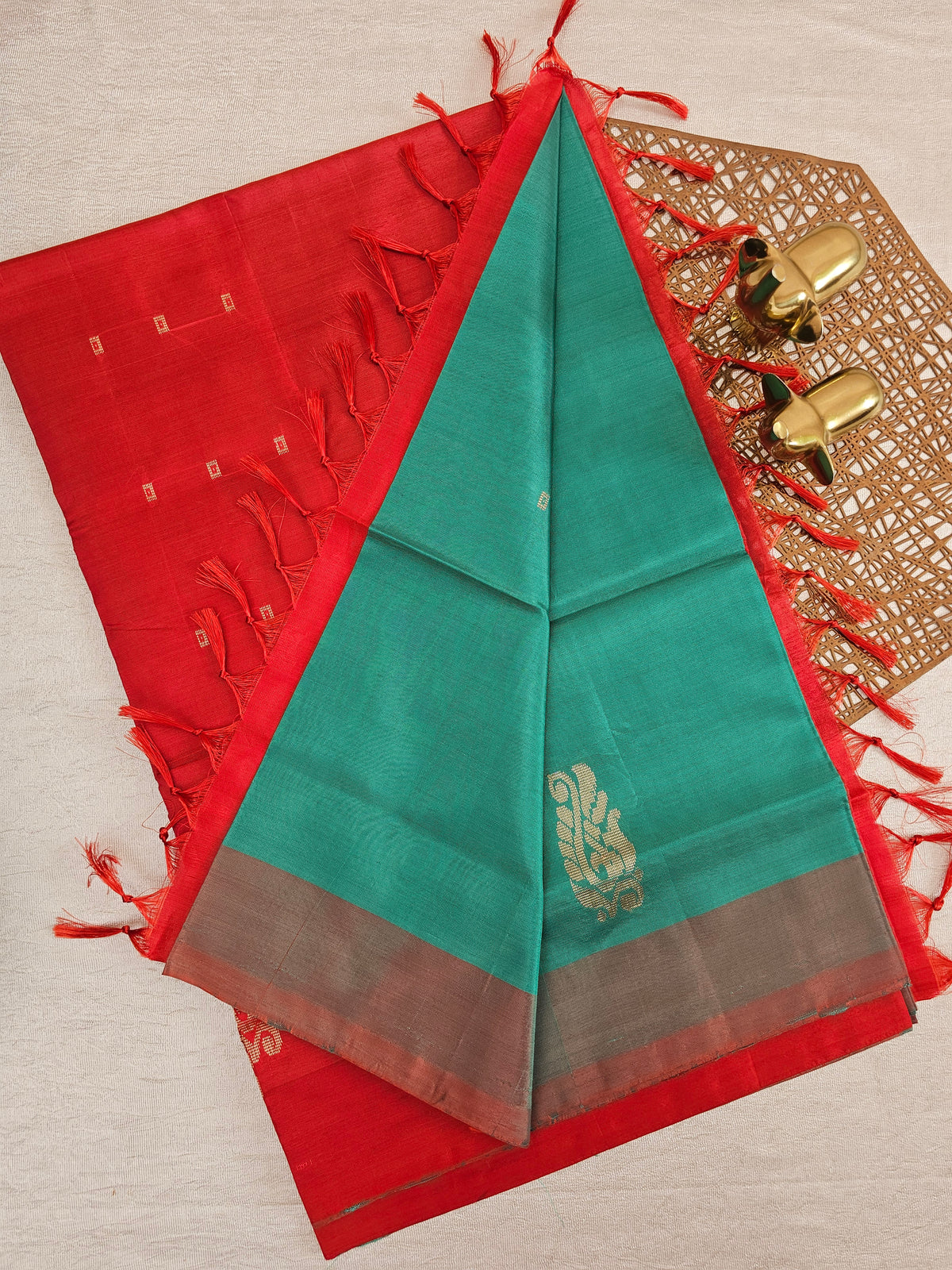 Chinnalampattu Saree - Sea Green with Red