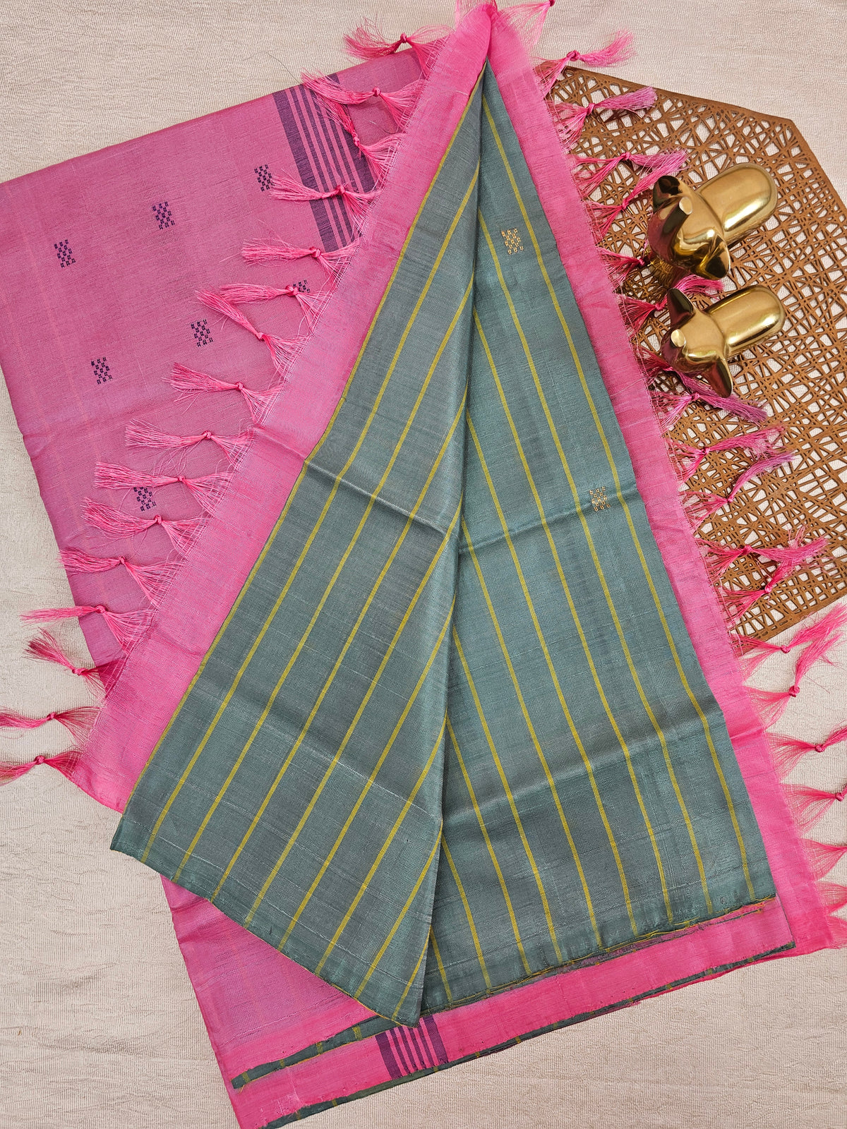 Chinnalampattu Saree - Grey with Pink