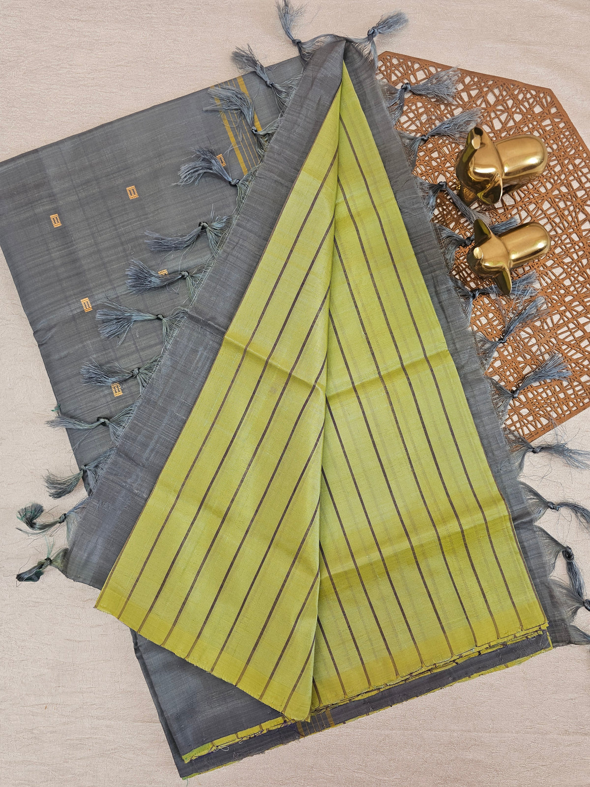 Chinnalampattu Saree - Green with Grey