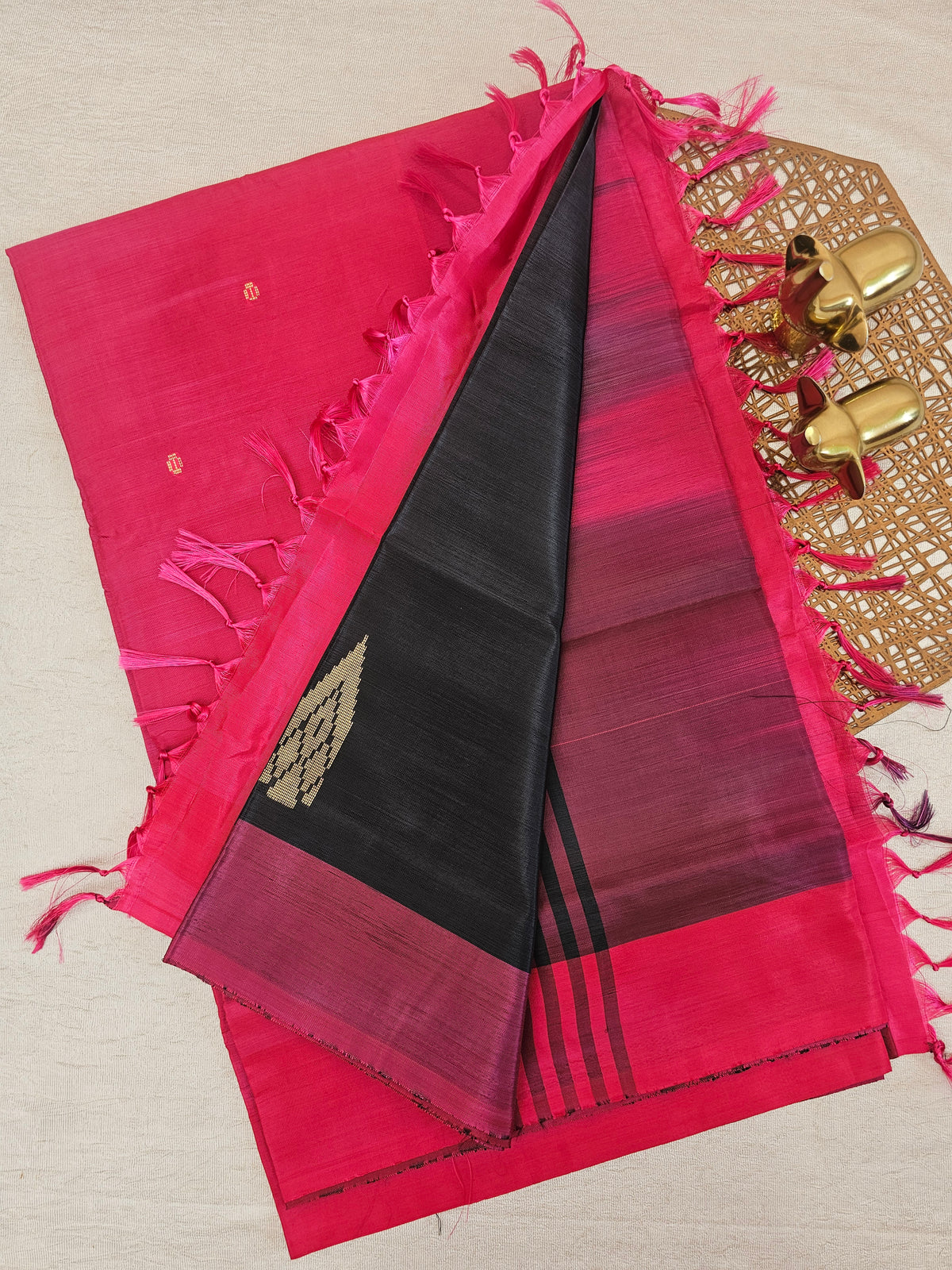 Chinnalampattu Saree - Black with Pink