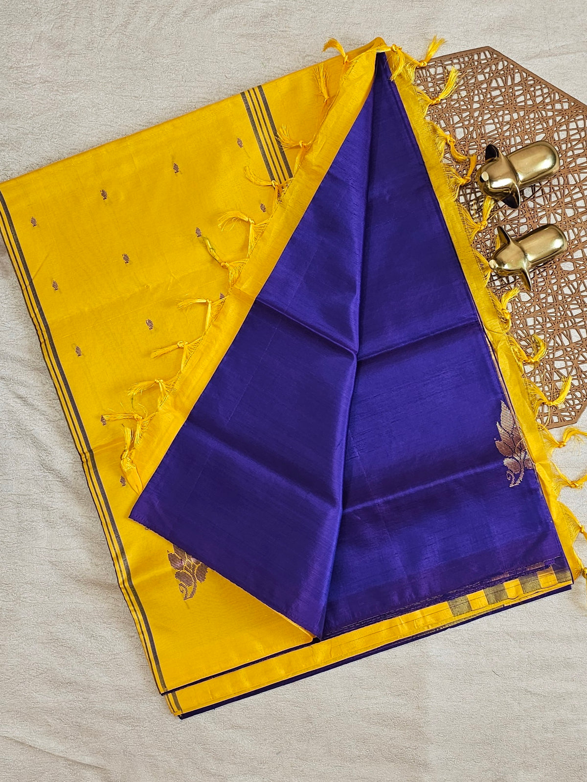 Blue with Yellow Chinnalampattu Saree with Blouse