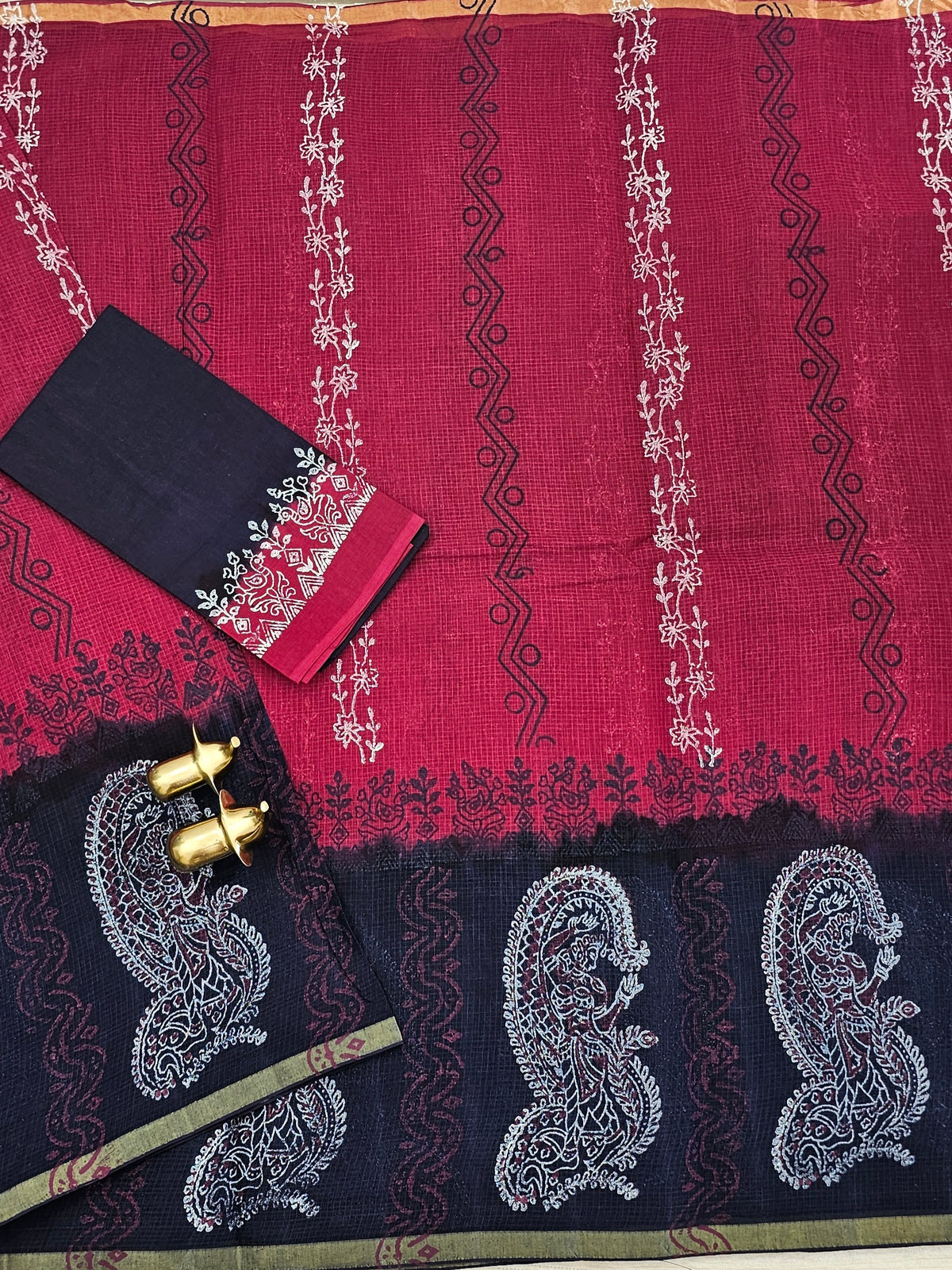 Pure Munga Checks Cotton with Hand Block Printed Sarees - Maroon with Blue